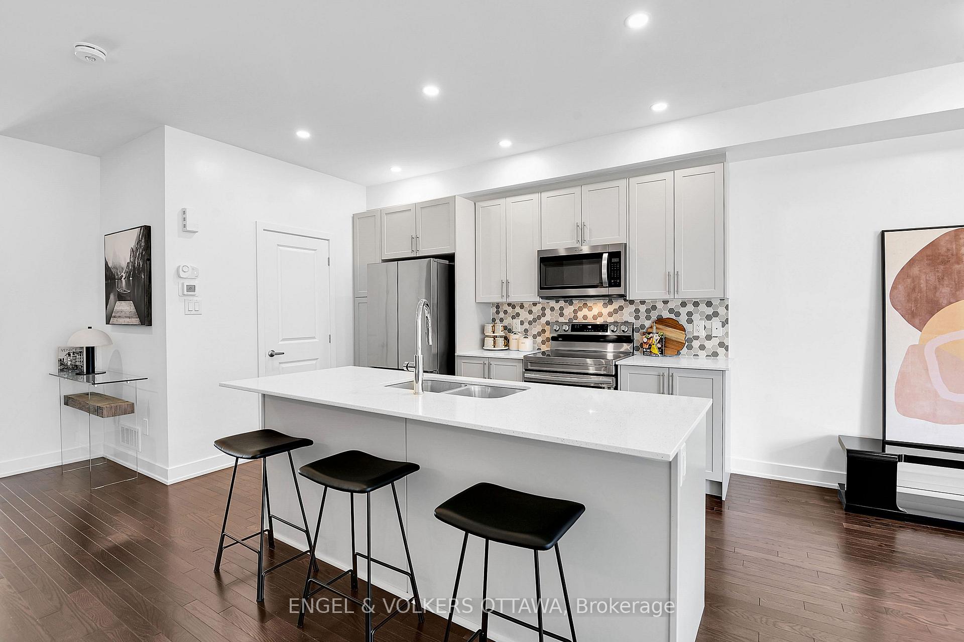 Photo 11 of 266 Monticello Avenue, Ottawa, Kanata - Emerald Meadows/Trailwest — HOMEH