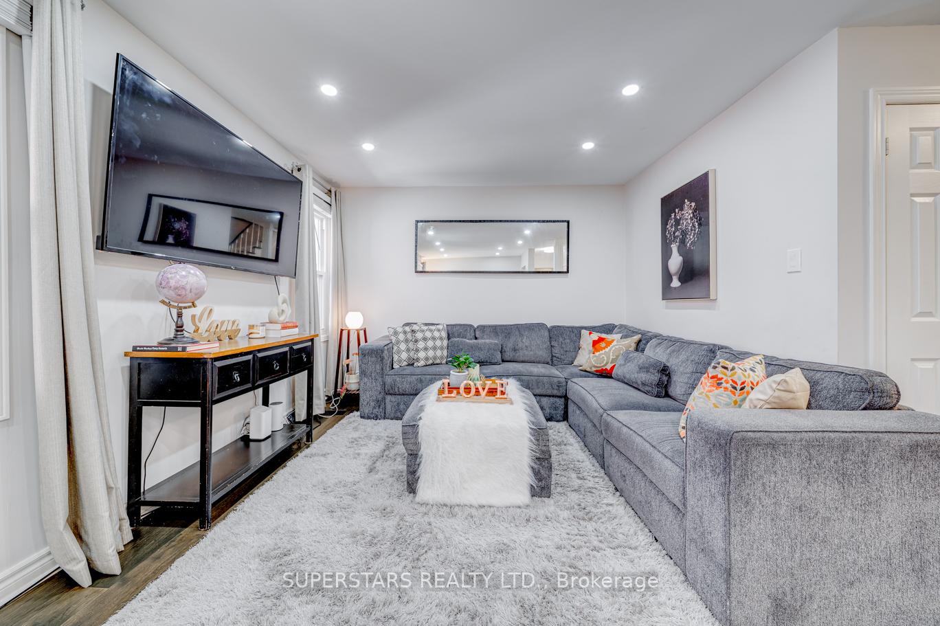 Photo 4 of 115 Major Button's Drive, Markham, Sherwood-Amberglen — HOMEH