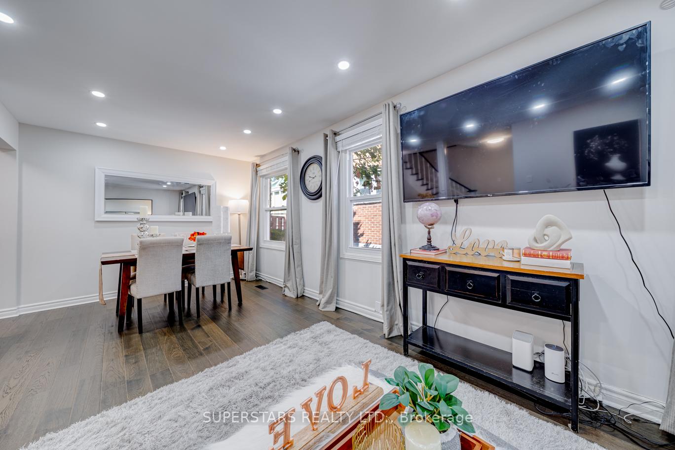 Photo 5 of 115 Major Button's Drive, Markham, Sherwood-Amberglen — HOMEH