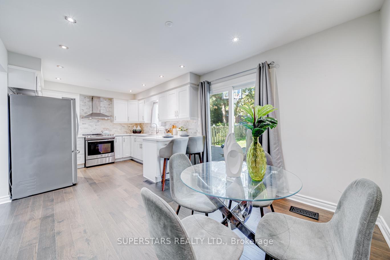 Photo 9 of 115 Major Button's Drive, Markham, Sherwood-Amberglen — HOMEH