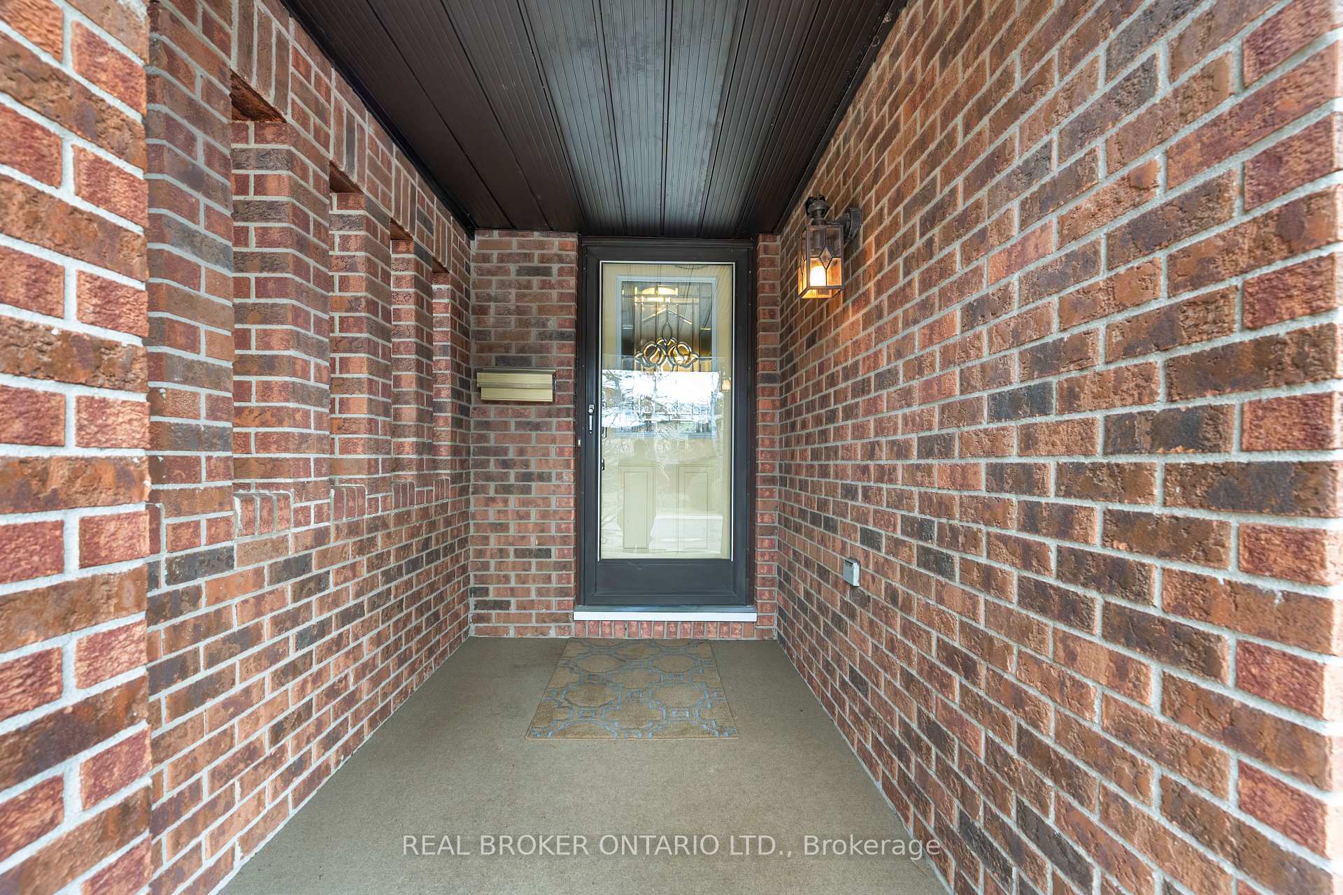 Photo 2 of 127 Chimo Drive, Ottawa, Kanata - Katimavik — HOMEH