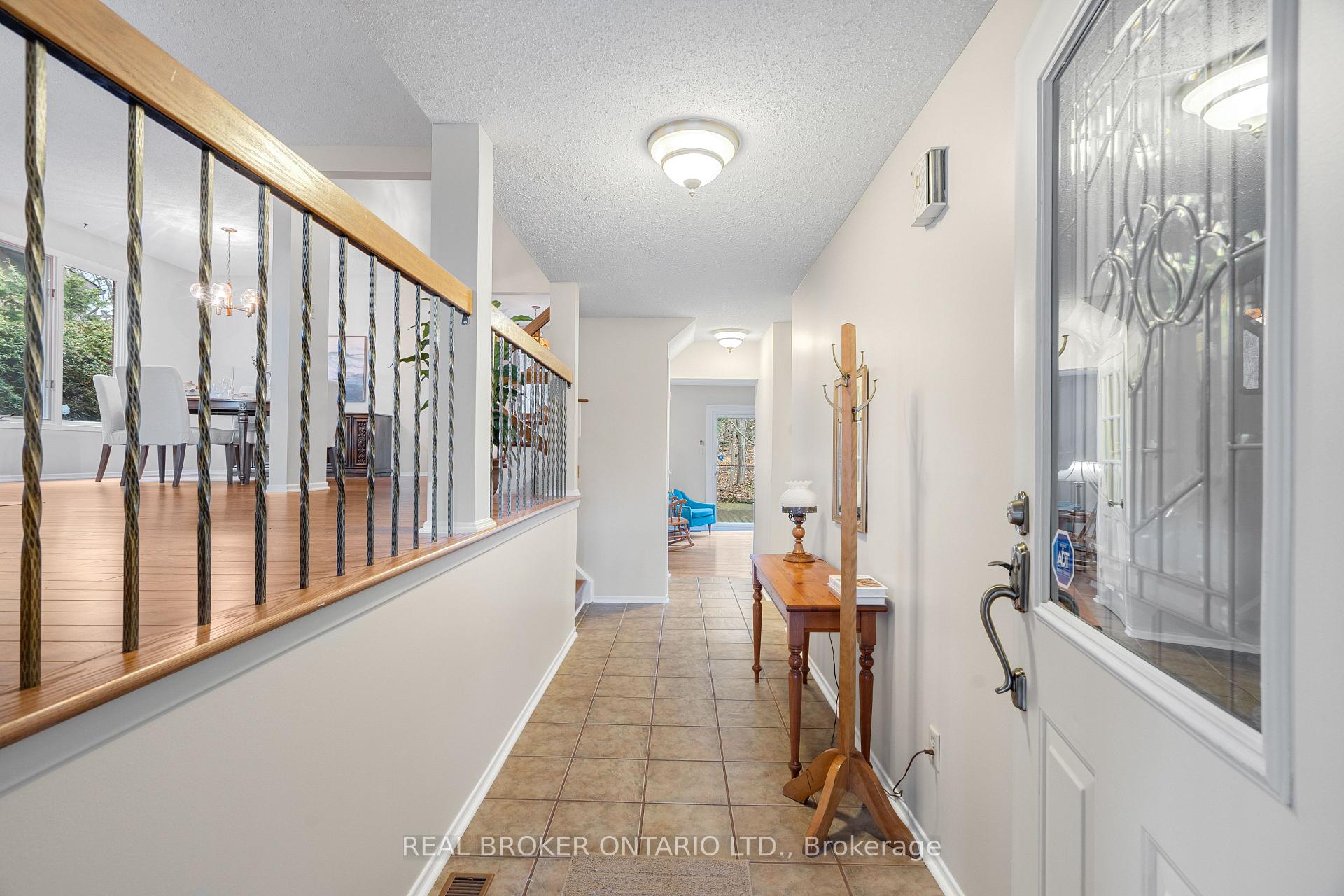 Photo 3 of 127 Chimo Drive, Ottawa, Kanata - Katimavik — HOMEH