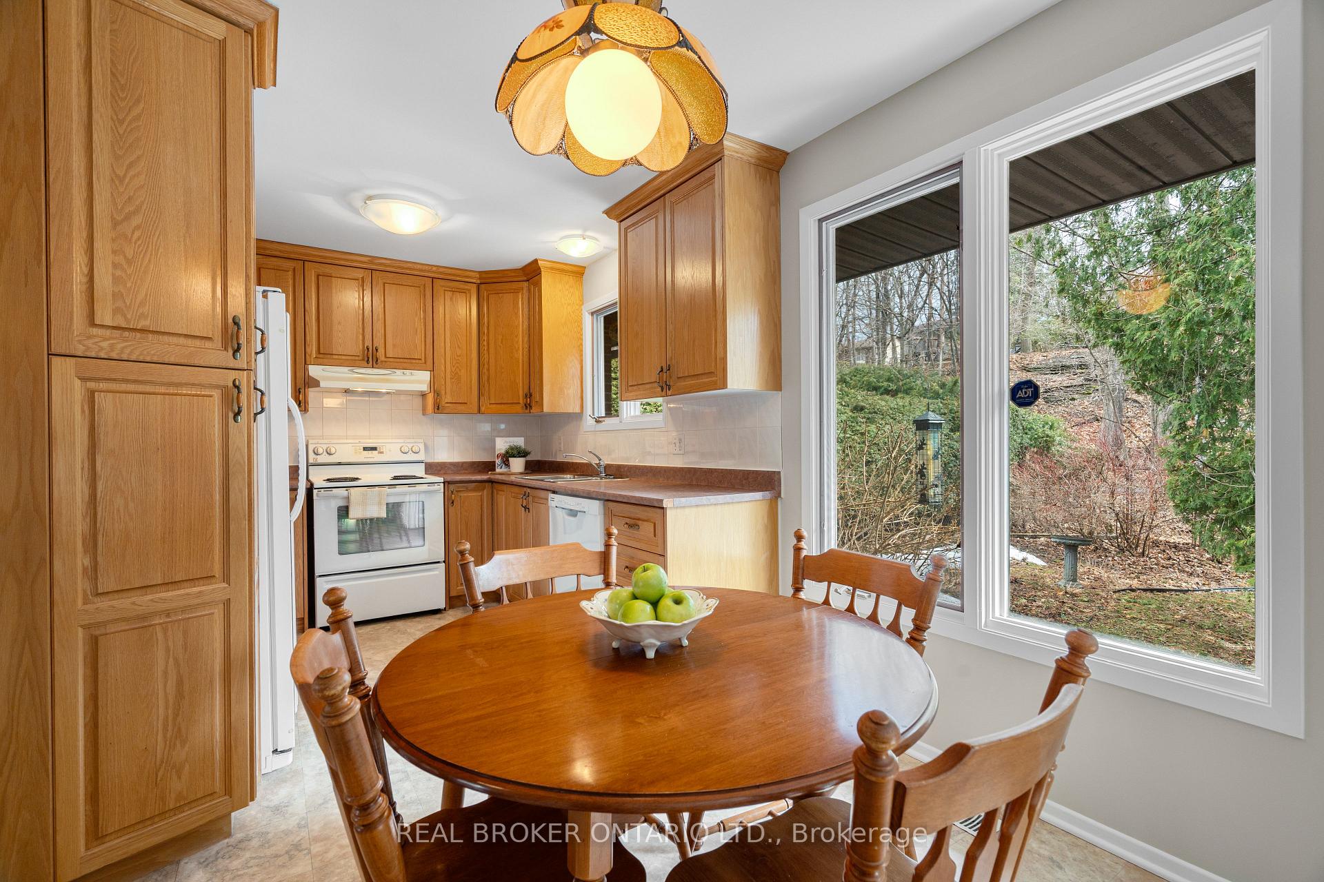 Photo 11 of 127 Chimo Drive, Ottawa, Kanata - Katimavik — HOMEH
