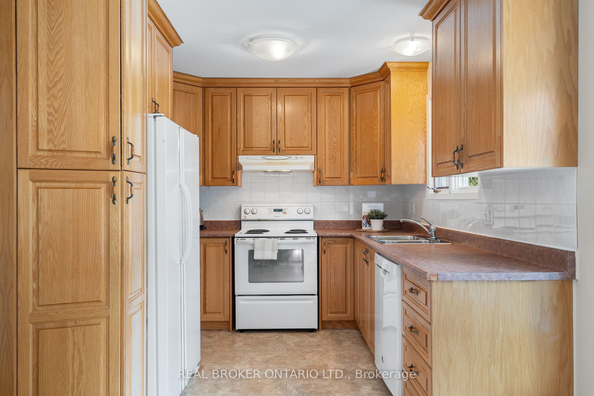 Photo 12 of 127 Chimo Drive, Ottawa, Kanata - Katimavik — HOMEH