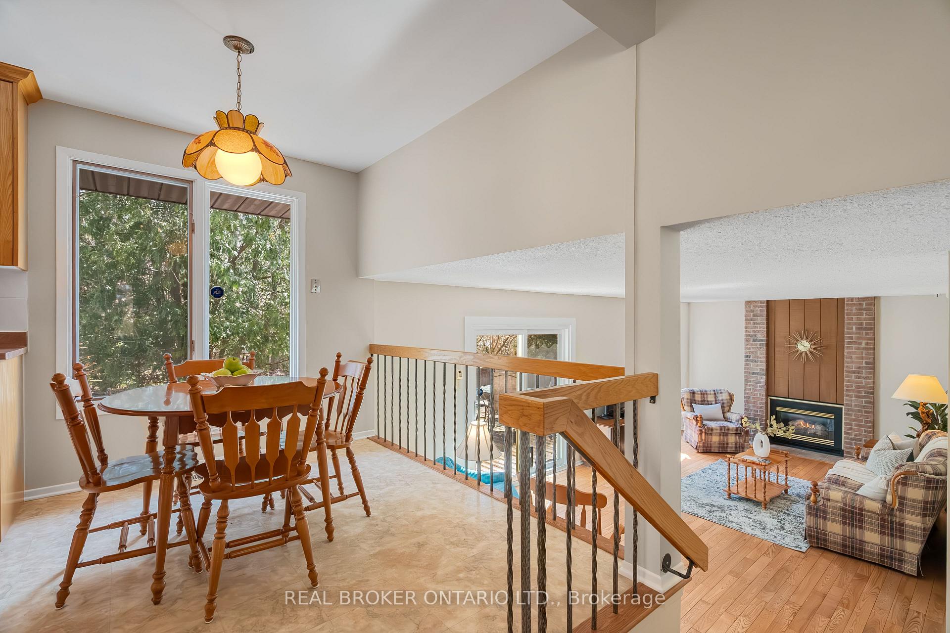 Photo 14 of 127 Chimo Drive, Ottawa, Kanata - Katimavik — HOMEH