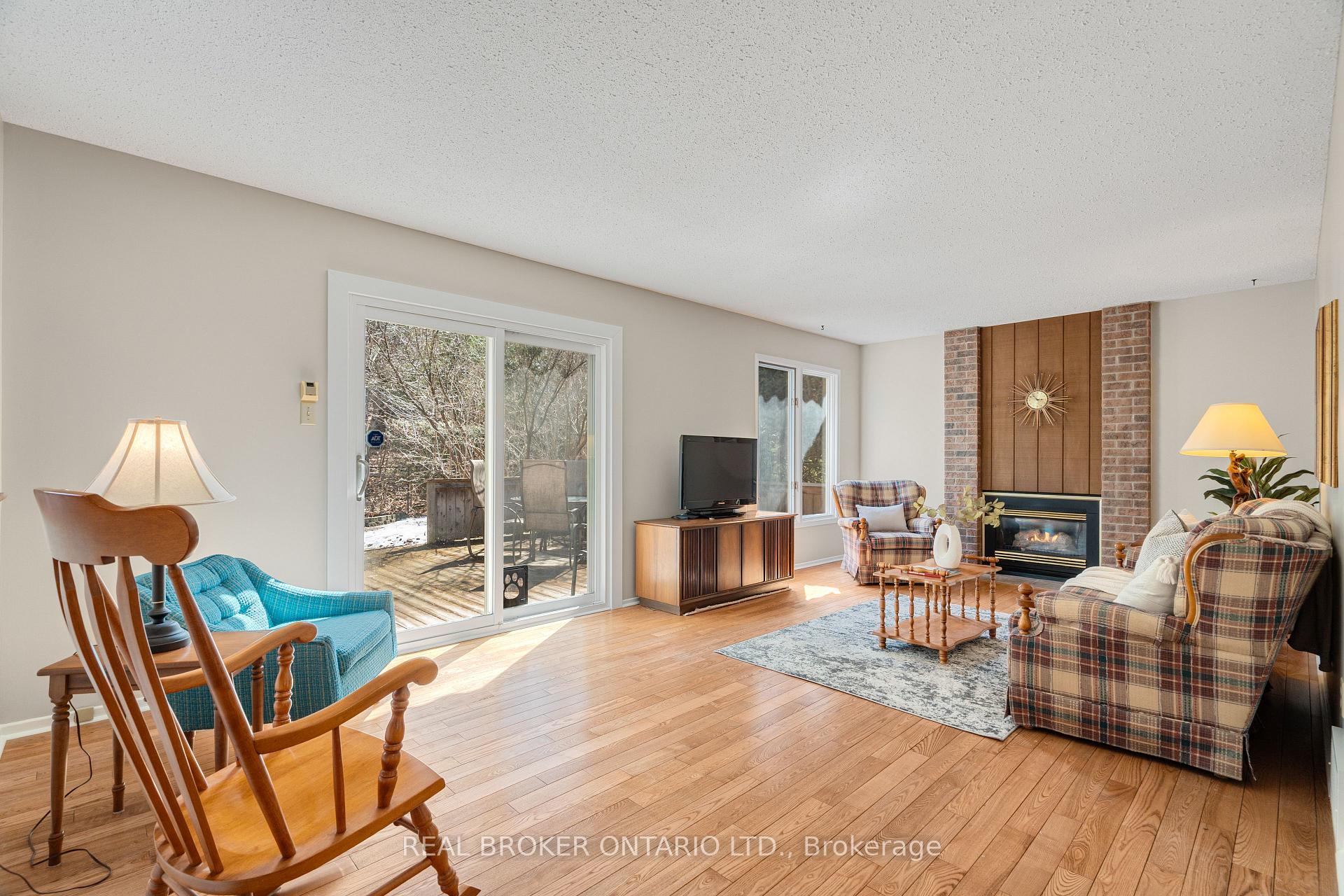 Photo 15 of 127 Chimo Drive, Ottawa, Kanata - Katimavik — HOMEH