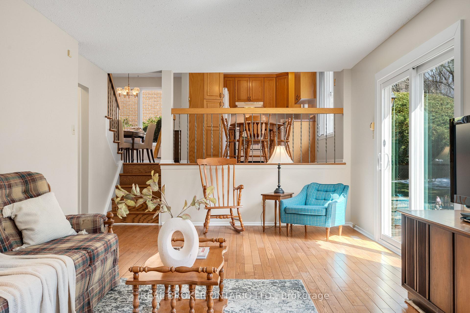 Photo 18 of 127 Chimo Drive, Ottawa, Kanata - Katimavik — HOMEH