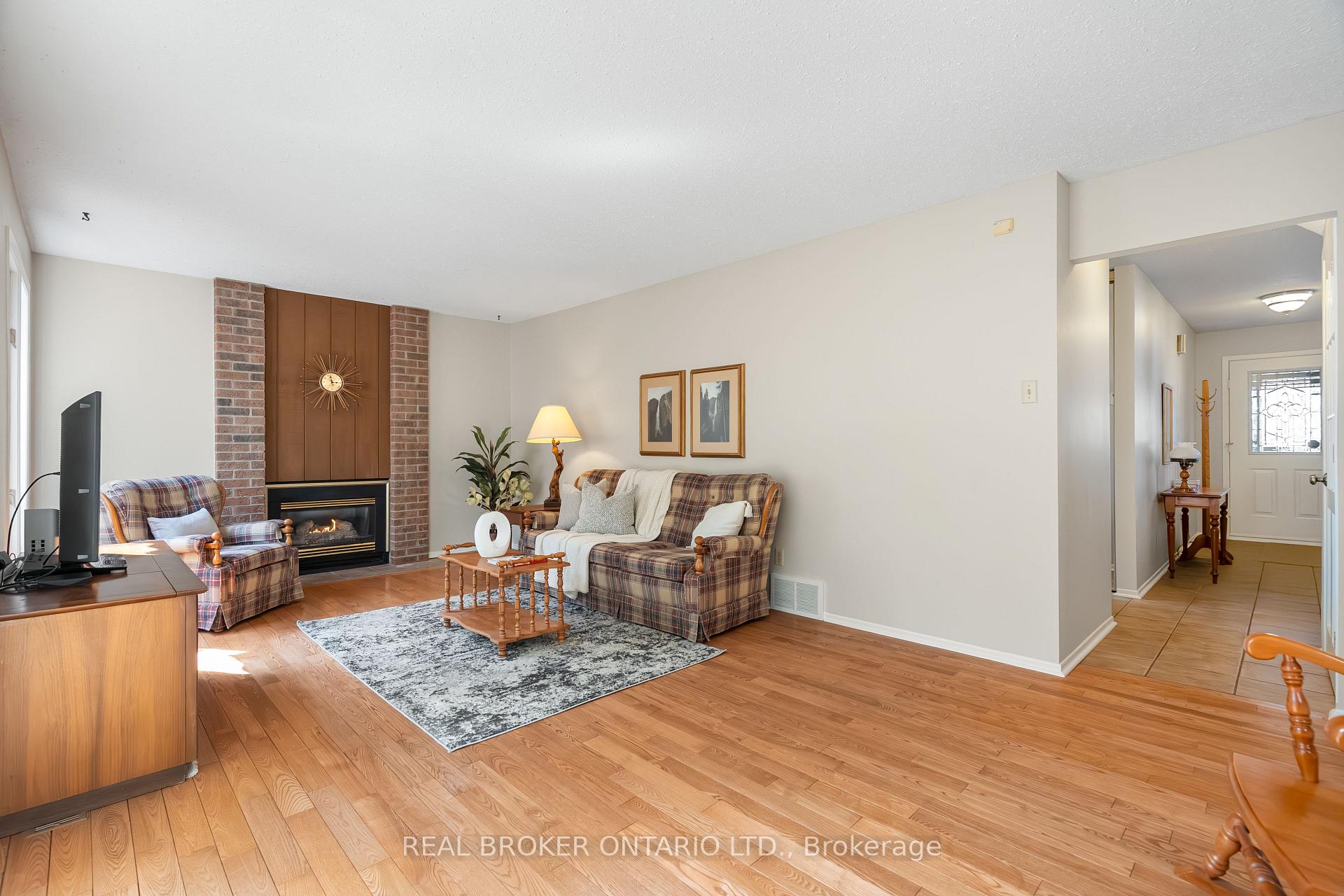 Photo 19 of 127 Chimo Drive, Ottawa, Kanata - Katimavik — HOMEH