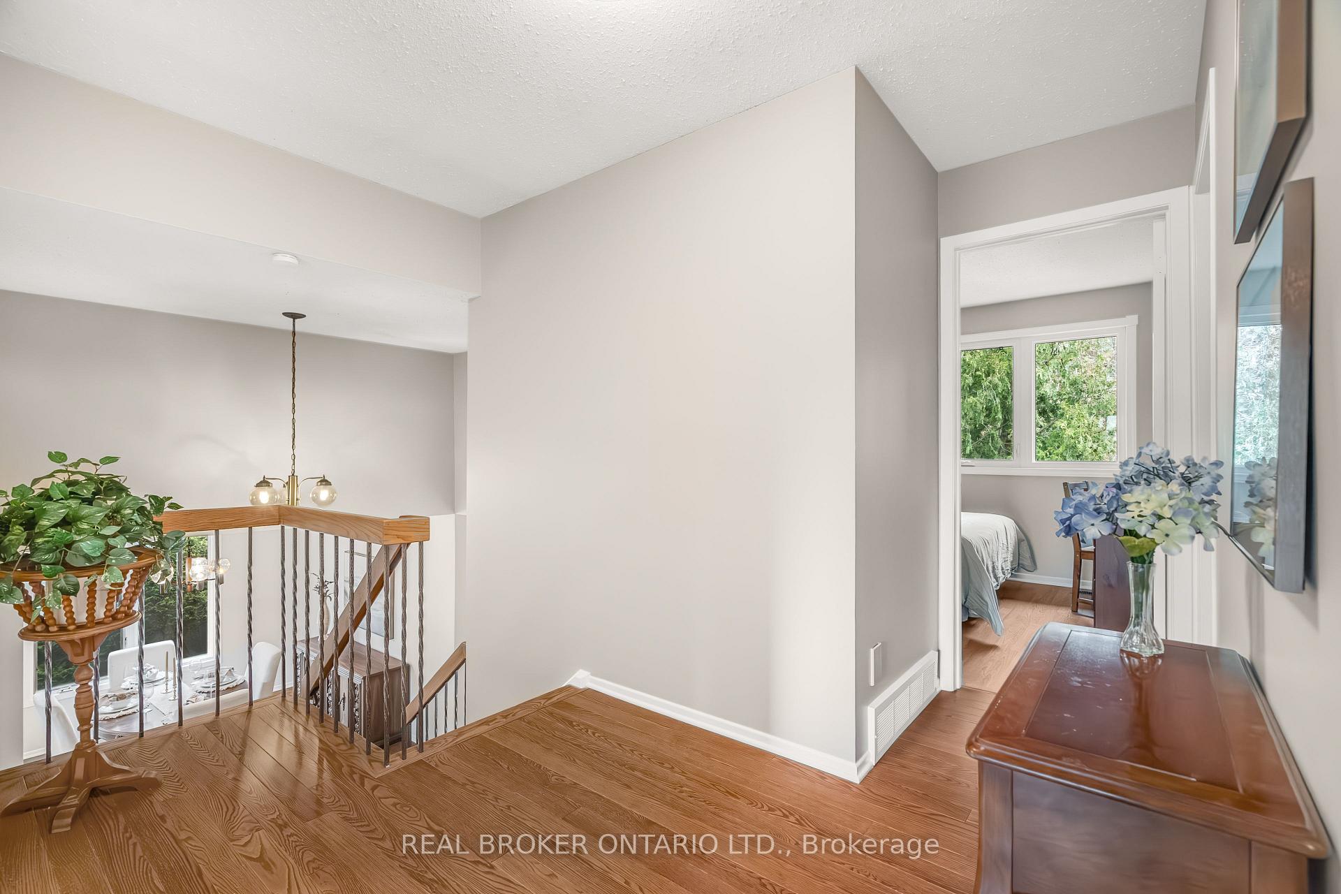 Photo 32 of 127 Chimo Drive, Ottawa, Kanata - Katimavik — HOMEH