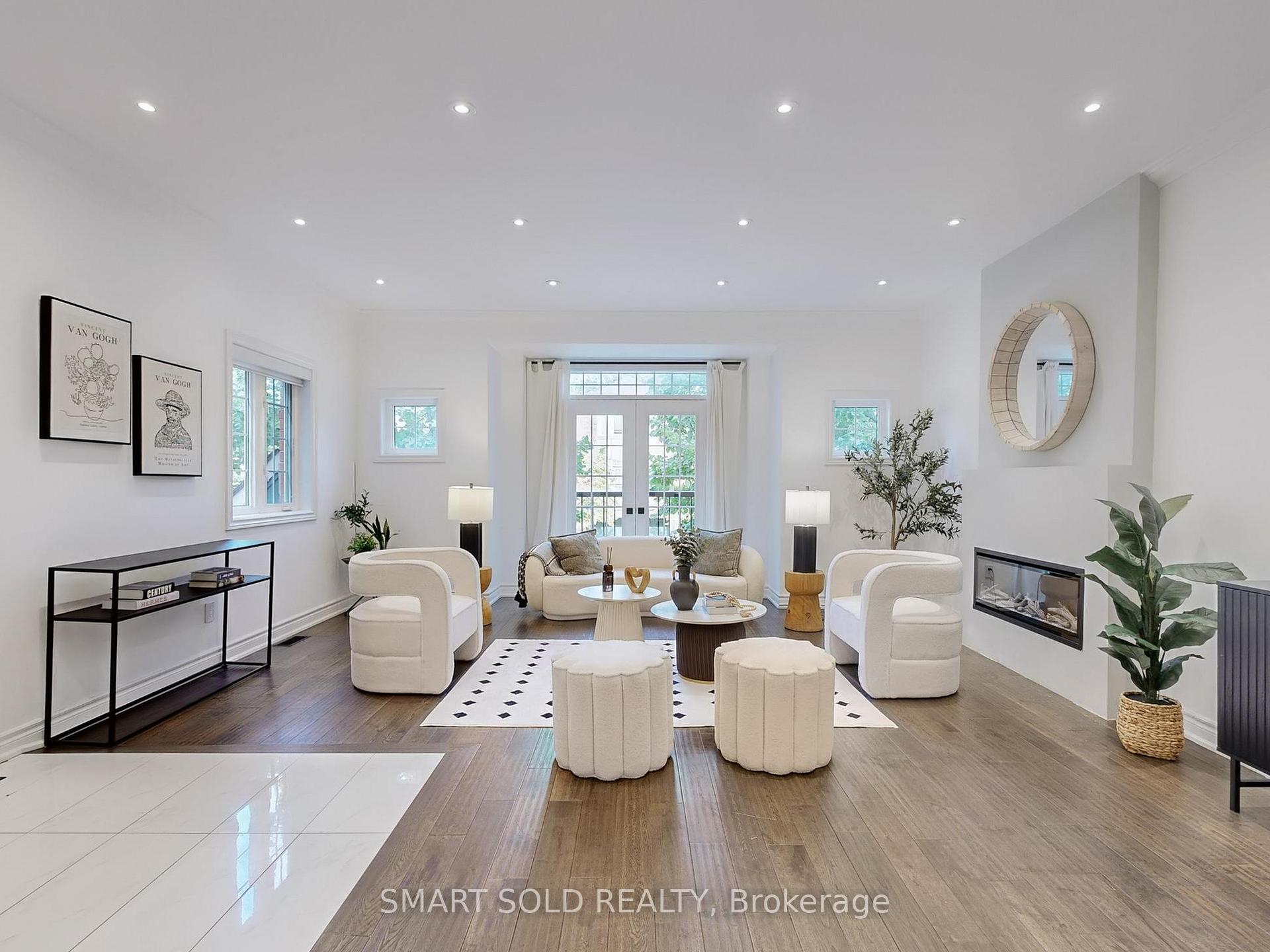 Photo 1 of 30 Crispin Court, Markham, Buttonville — HOMEH