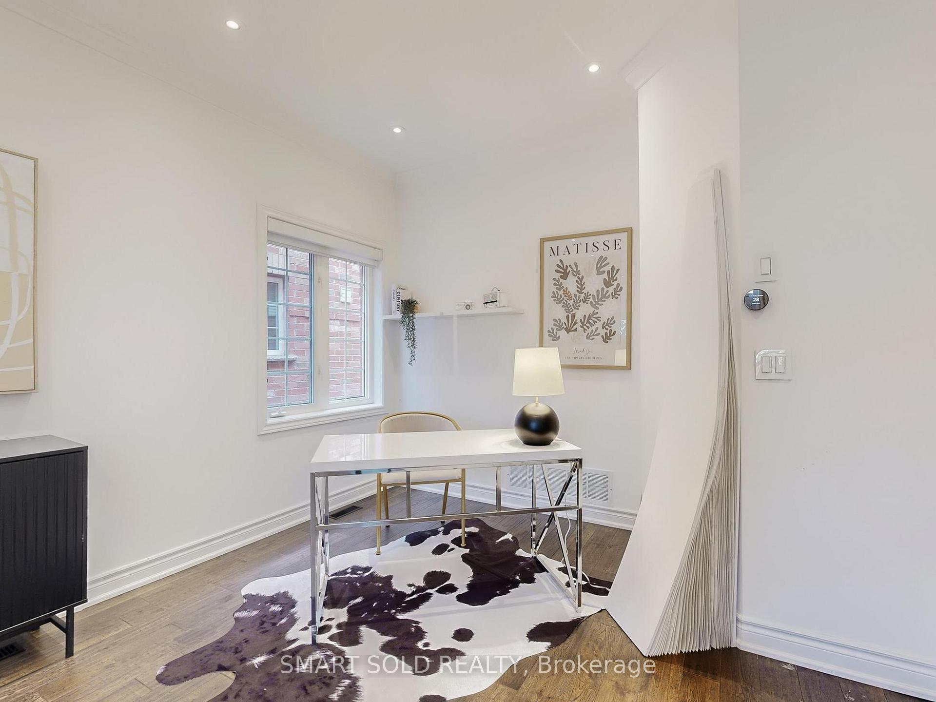 Photo 4 of 30 Crispin Court, Markham, Buttonville — HOMEH