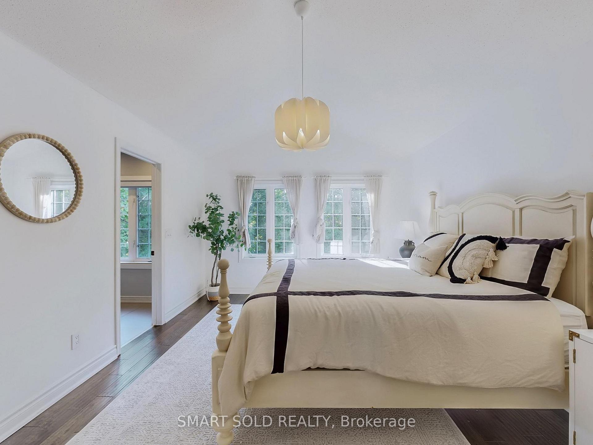Photo 13 of 30 Crispin Court, Markham, Buttonville — HOMEH