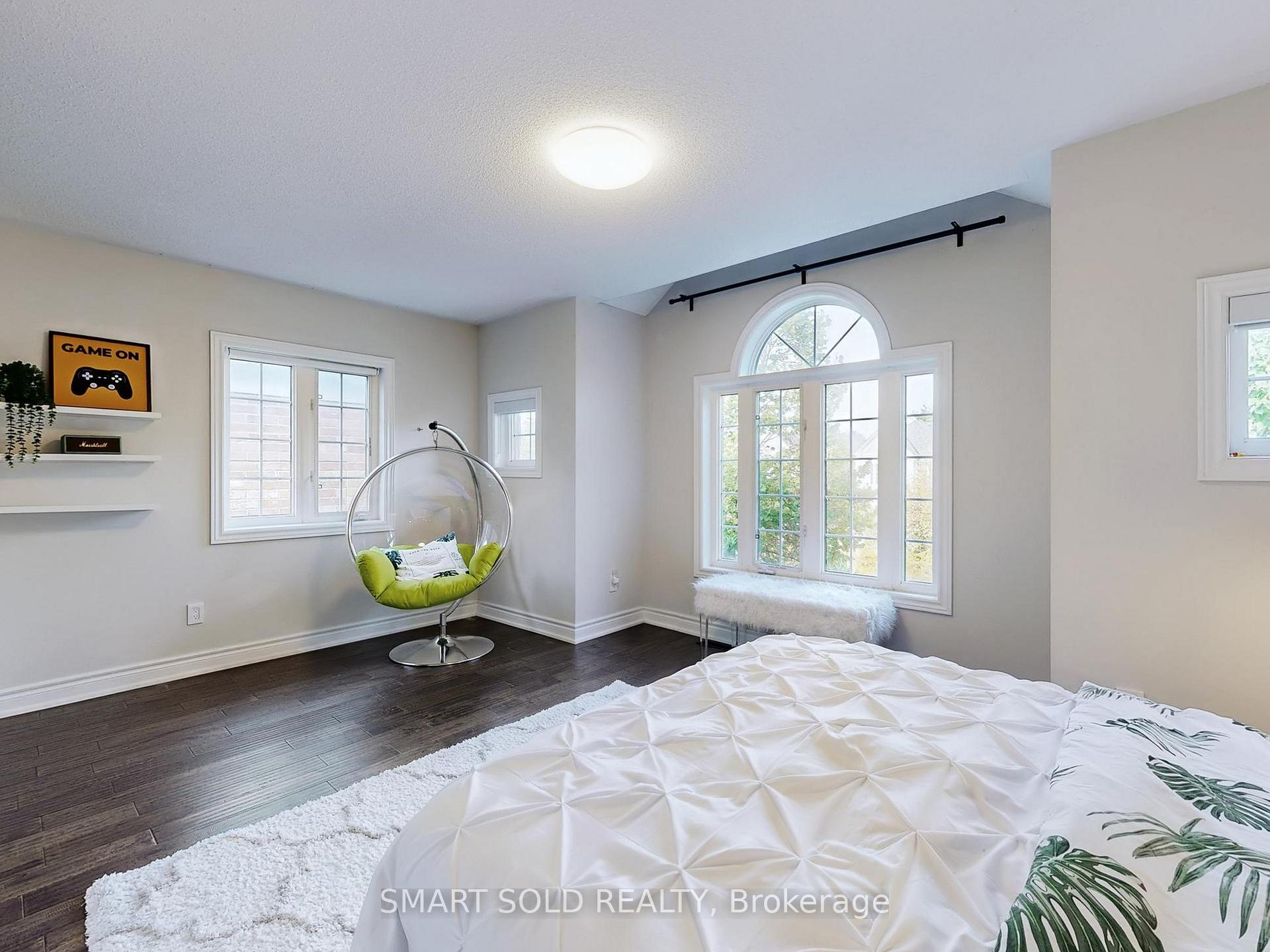Photo 16 of 30 Crispin Court, Markham, Buttonville — HOMEH