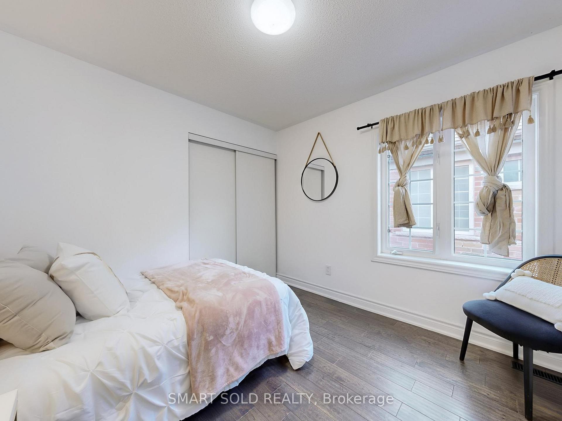 Photo 17 of 30 Crispin Court, Markham, Buttonville — HOMEH