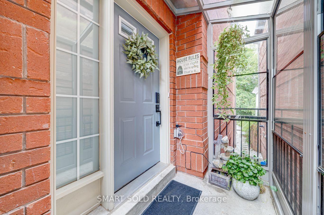 Photo 23 of 30 Crispin Court, Markham, Buttonville — HOMEH