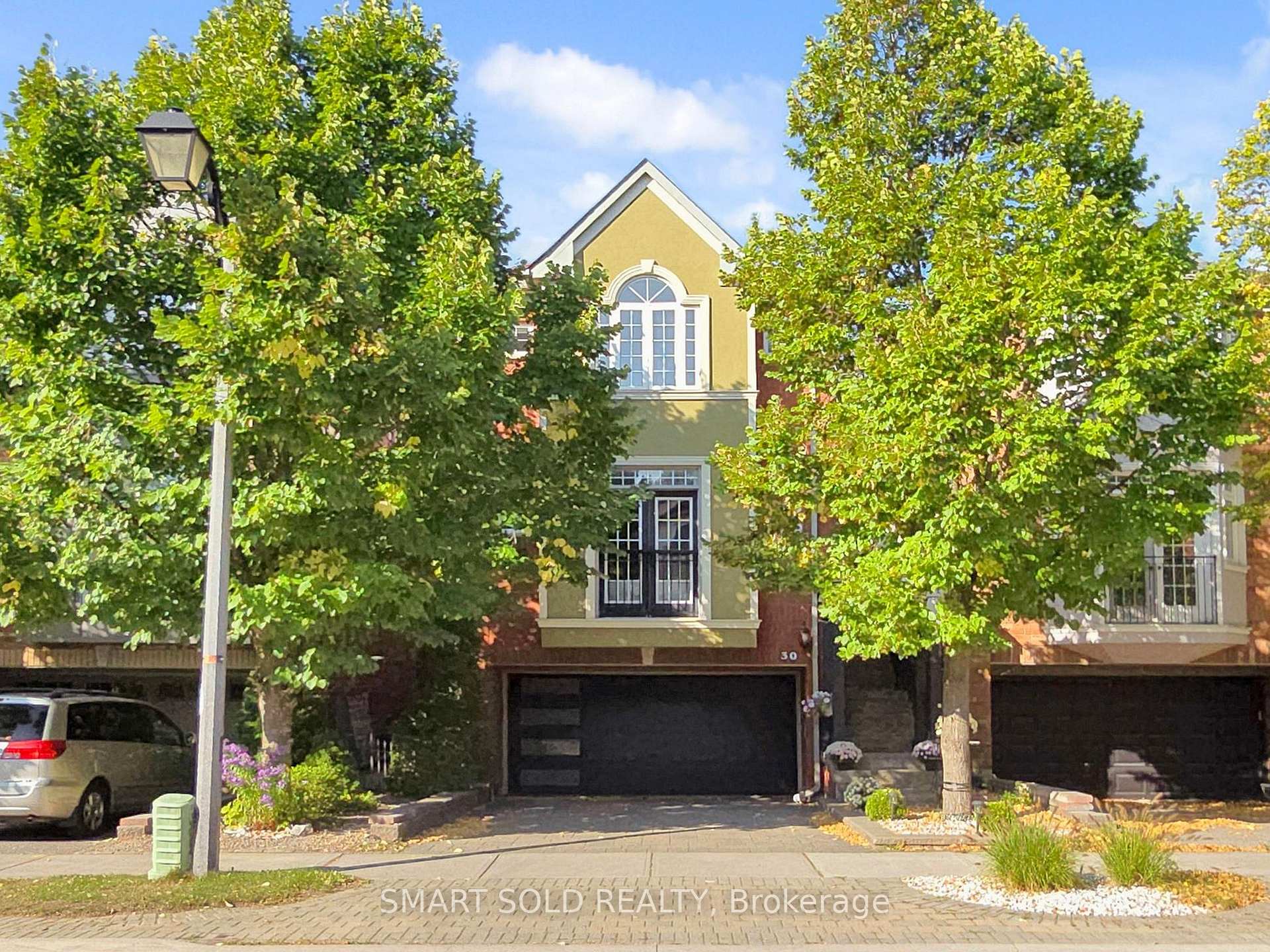 Photo 24 of 30 Crispin Court, Markham, Buttonville — HOMEH