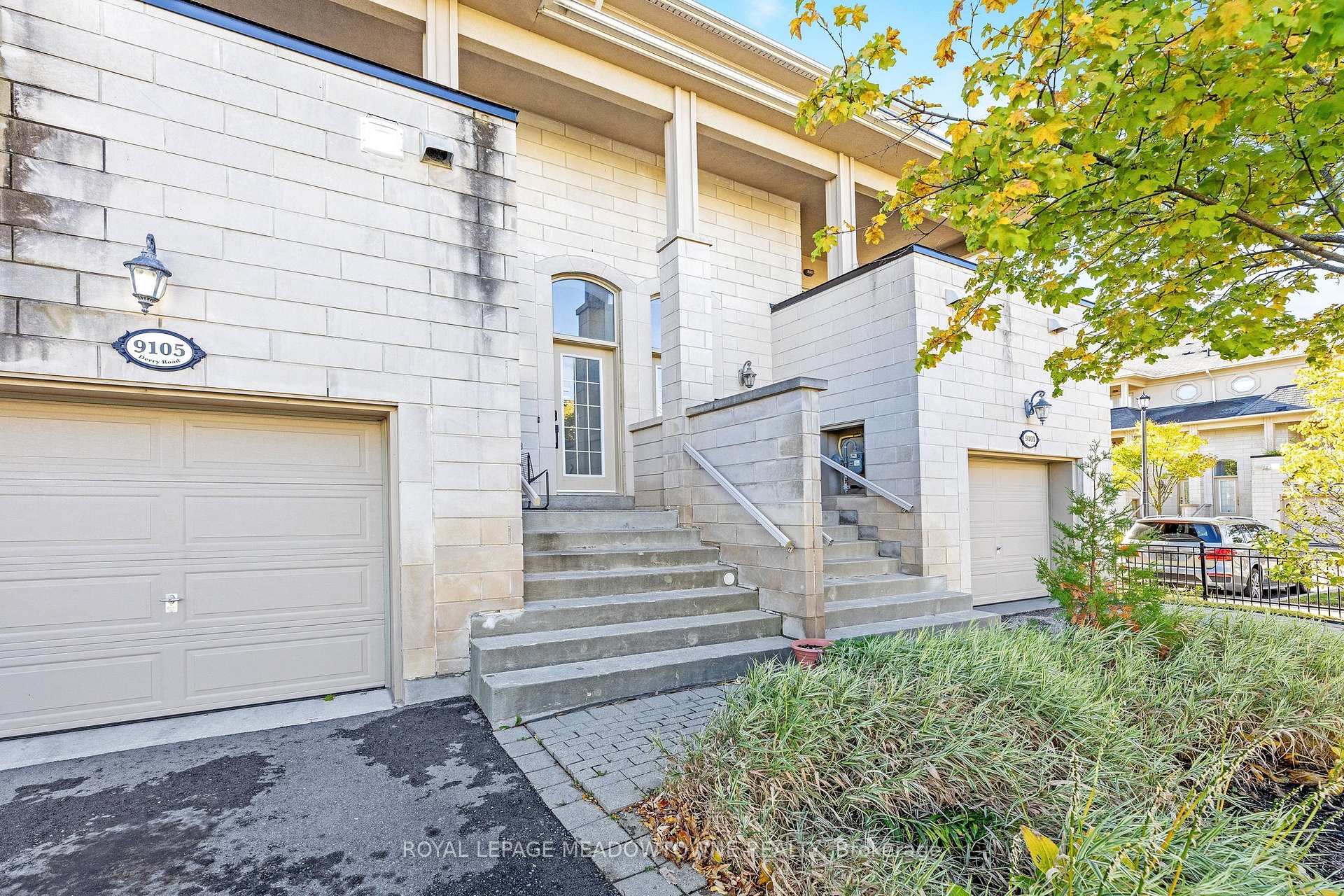 Photo 4 of Unit Upper, 9105 Derry Road W, Milton, Clarke — HOMEH