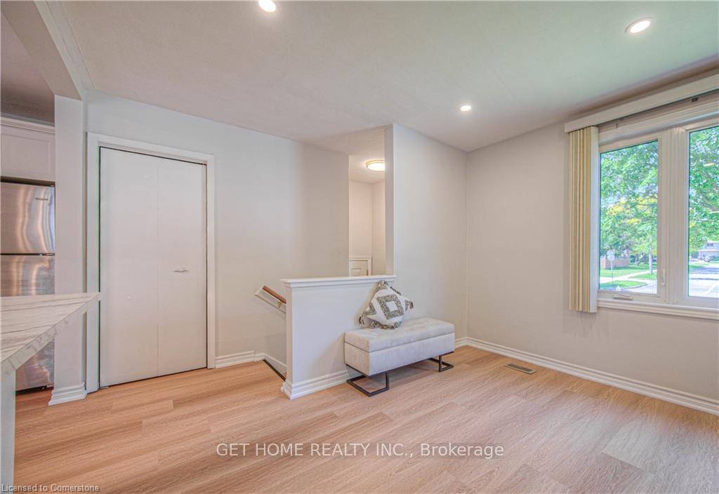 Photo 19 of 86 Queenston Drive, Kitchener — HOMEH