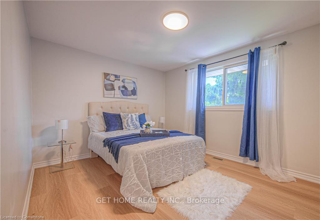 Photo 23 of 86 Queenston Drive, Kitchener — HOMEH