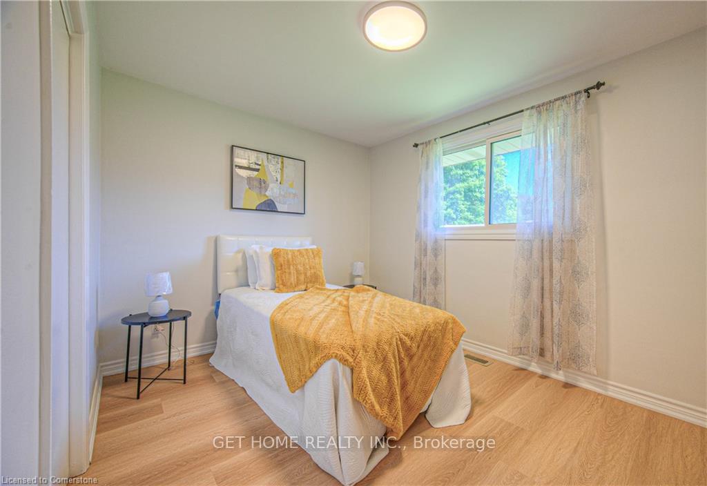 Photo 24 of 86 Queenston Drive, Kitchener — HOMEH