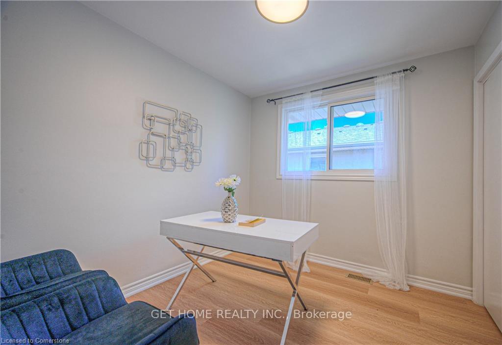 Photo 25 of 86 Queenston Drive, Kitchener — HOMEH