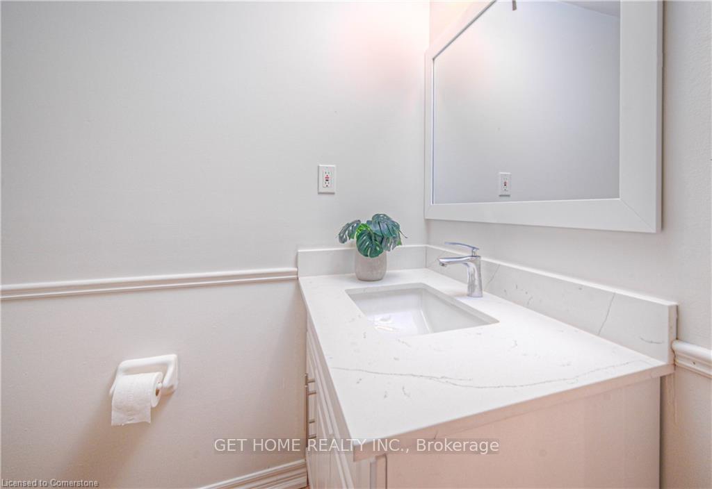 Photo 40 of 86 Queenston Drive, Kitchener — HOMEH