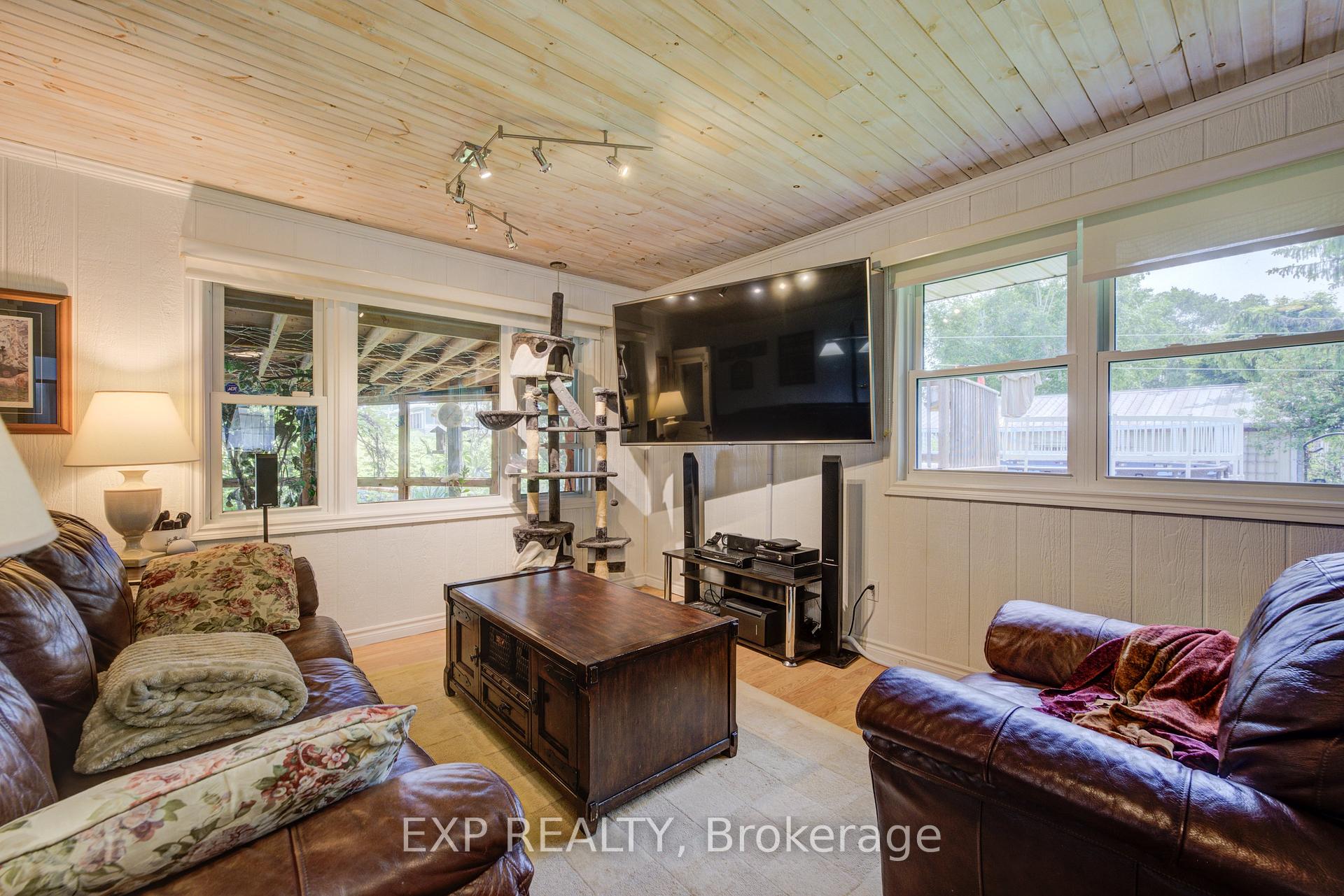 Photo 10 of 43 George Street S, Minto — HOMEH