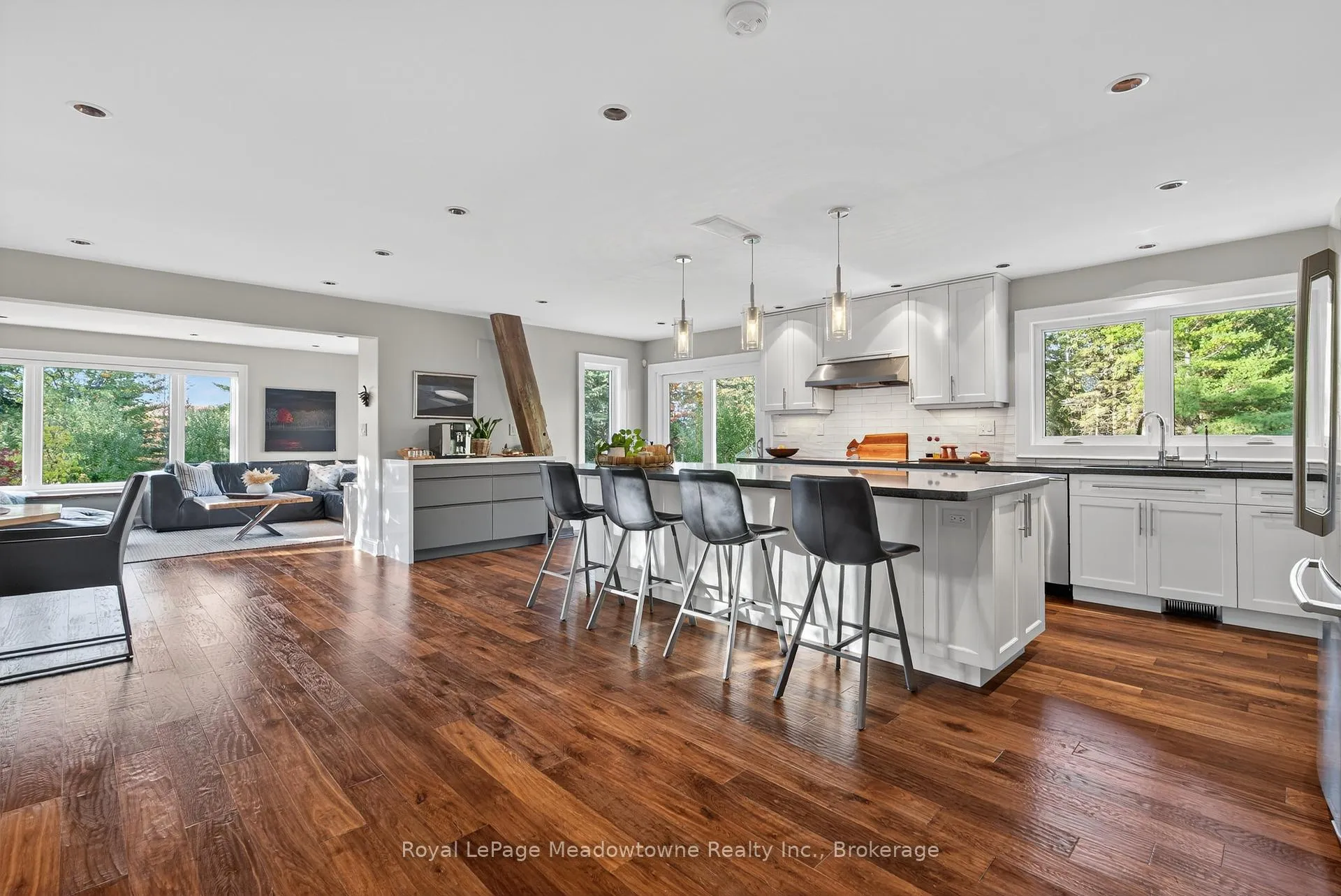 Photo 8 of 8495 Appleby Line, Milton, Campbellville — HOMEH