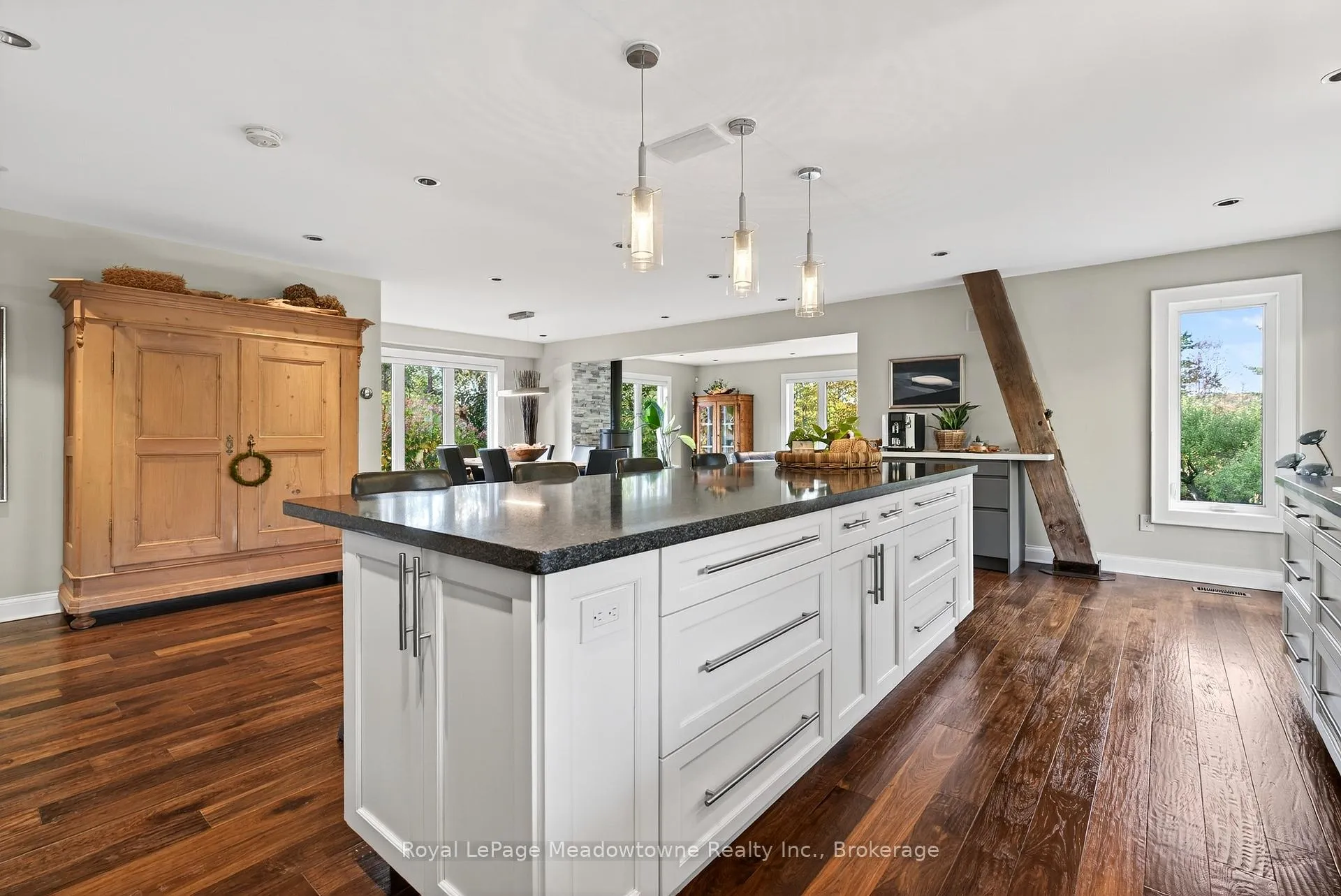 Photo 12 of 8495 Appleby Line, Milton, Campbellville — HOMEH