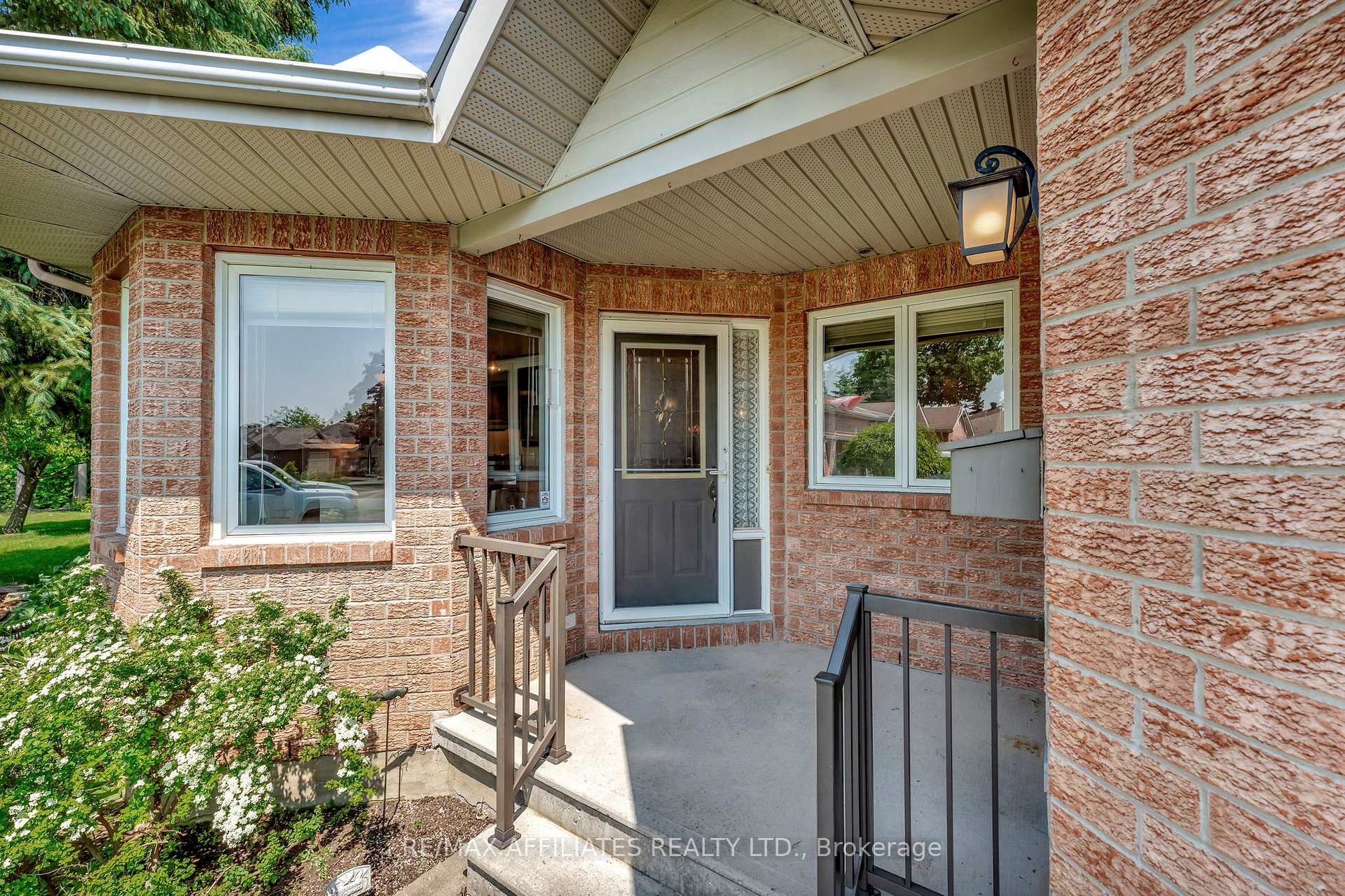 Photo 5 of 53 Bunting Lane, Ottawa, Kanata - Bridlewood — HOMEH