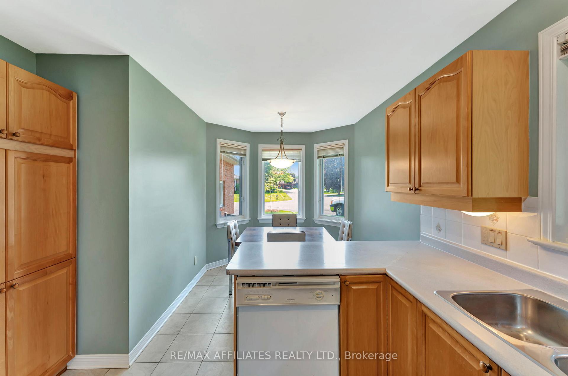 Photo 11 of 53 Bunting Lane, Ottawa, Kanata - Bridlewood — HOMEH