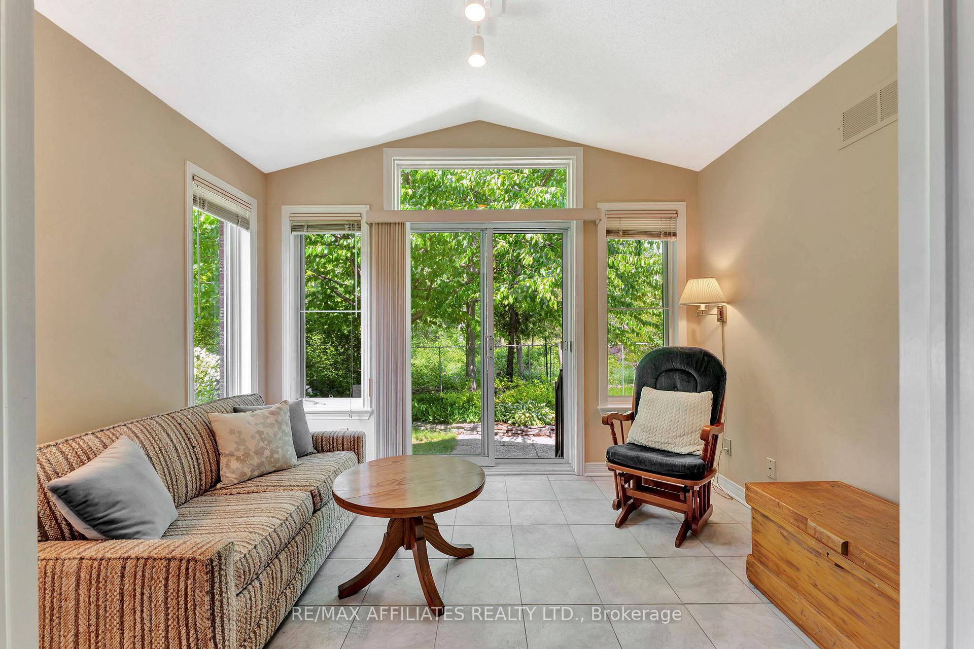 Photo 18 of 53 Bunting Lane, Ottawa, Kanata - Bridlewood — HOMEH