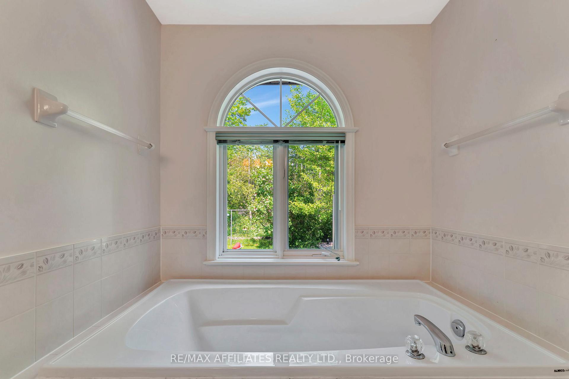 Photo 23 of 53 Bunting Lane, Ottawa, Kanata - Bridlewood — HOMEH