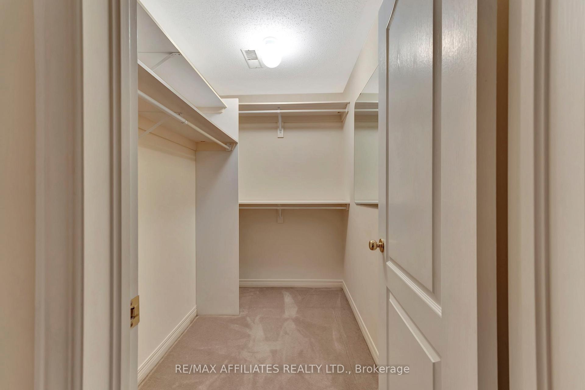Photo 33 of 53 Bunting Lane, Ottawa, Kanata - Bridlewood — HOMEH