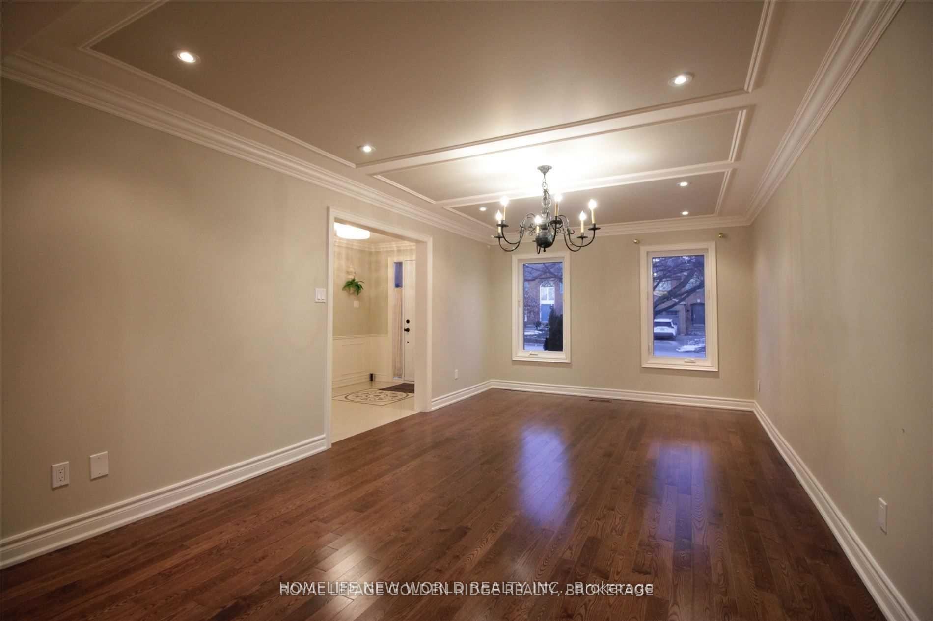 Photo 6 of 125 Aitken Circle, Markham, Unionville — HOMEH