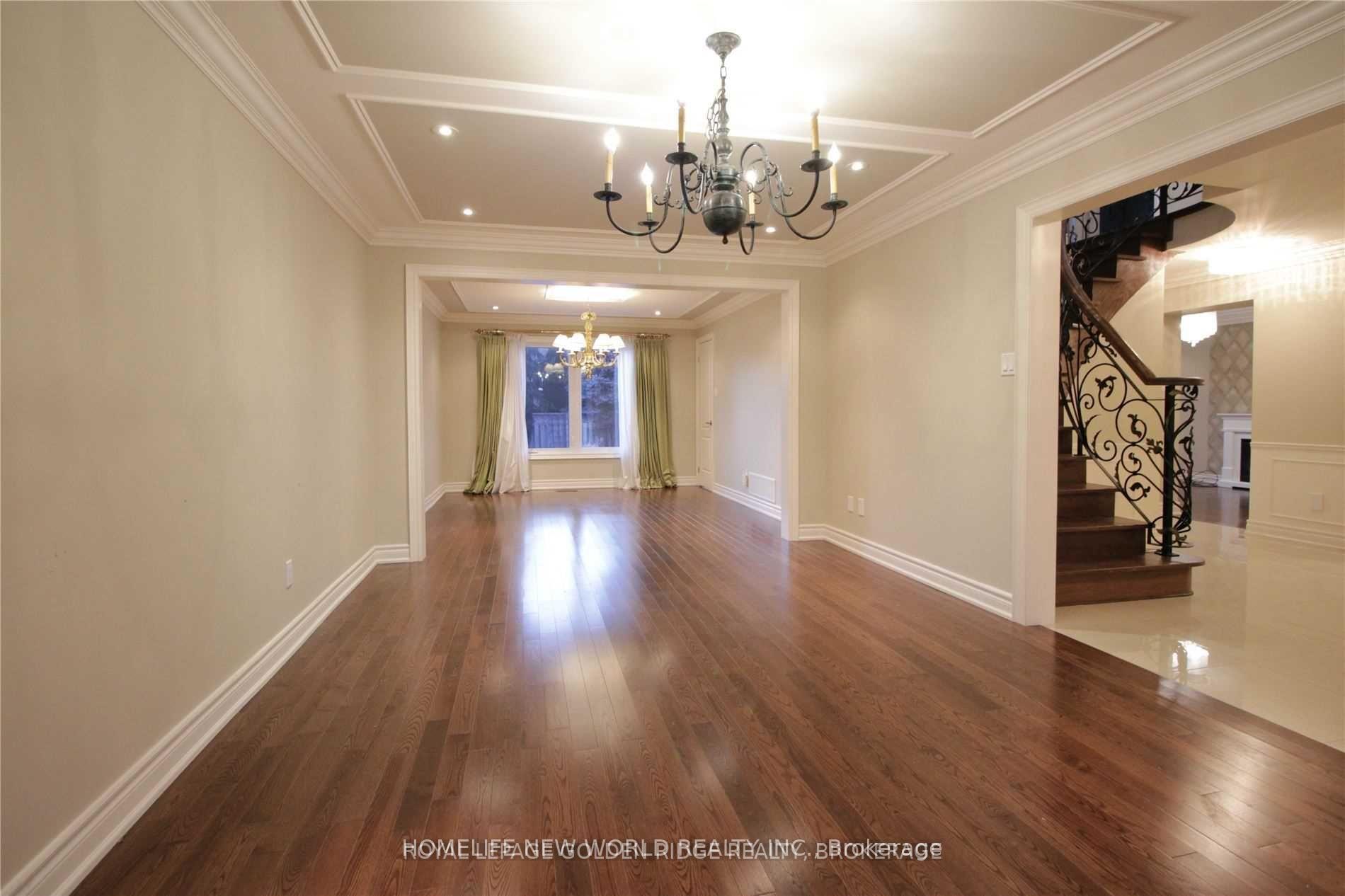 Photo 7 of 125 Aitken Circle, Markham, Unionville — HOMEH
