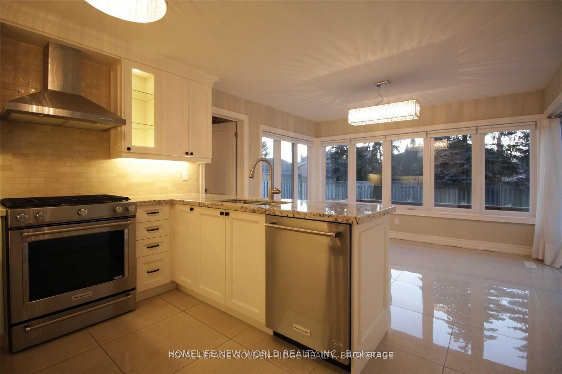 Photo 9 of 125 Aitken Circle, Markham, Unionville — HOMEH