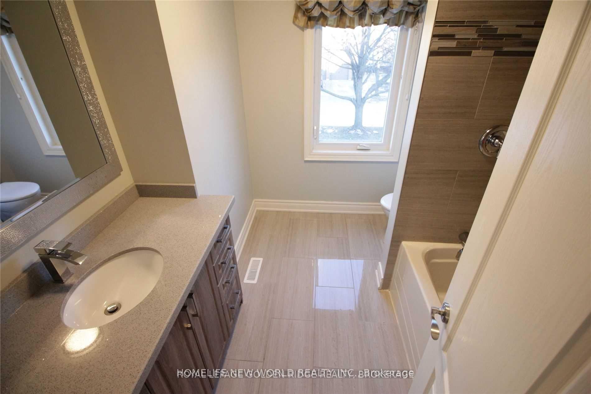 Photo 33 of 125 Aitken Circle, Markham, Unionville — HOMEH