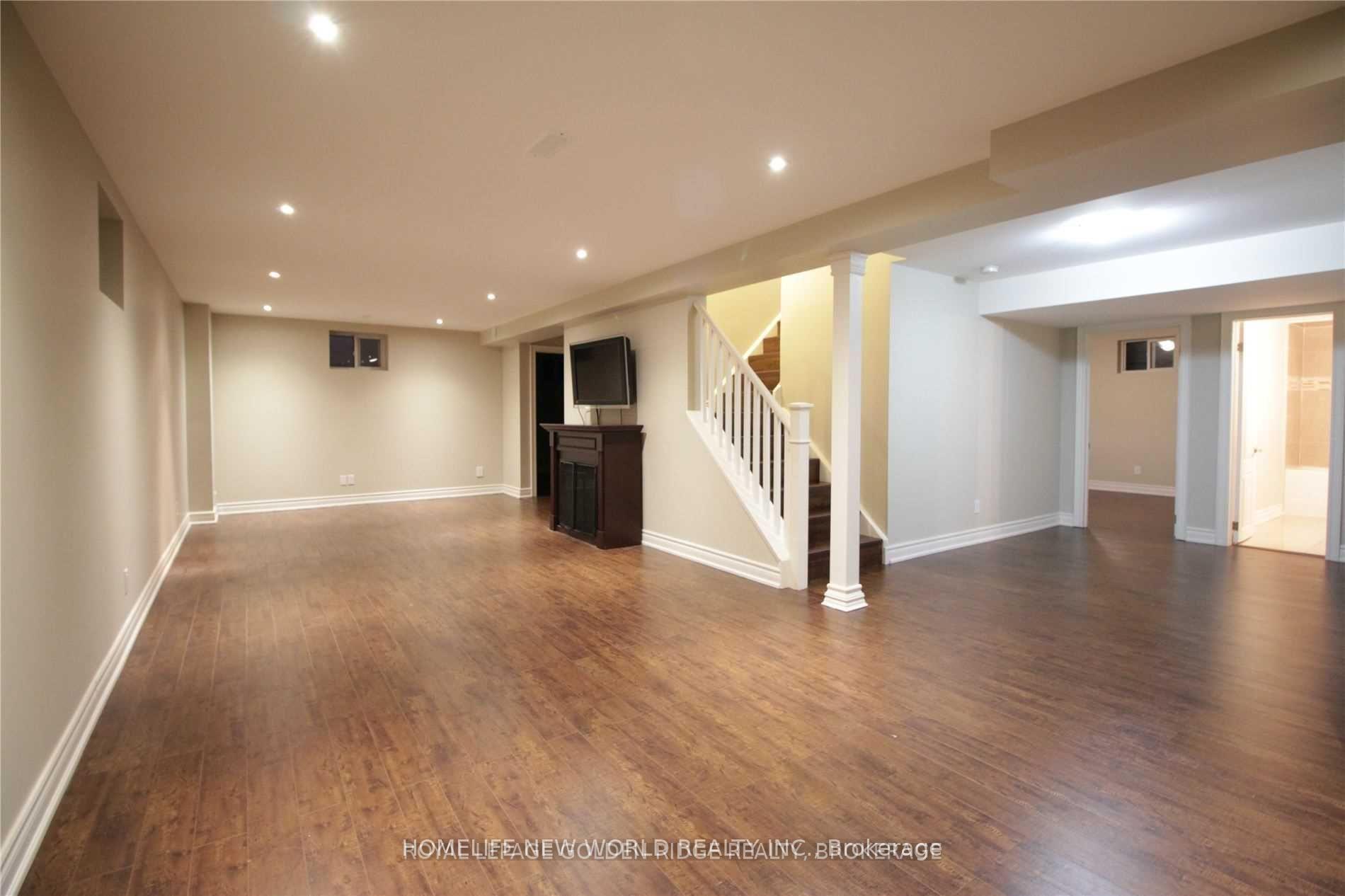 Photo 34 of 125 Aitken Circle, Markham, Unionville — HOMEH