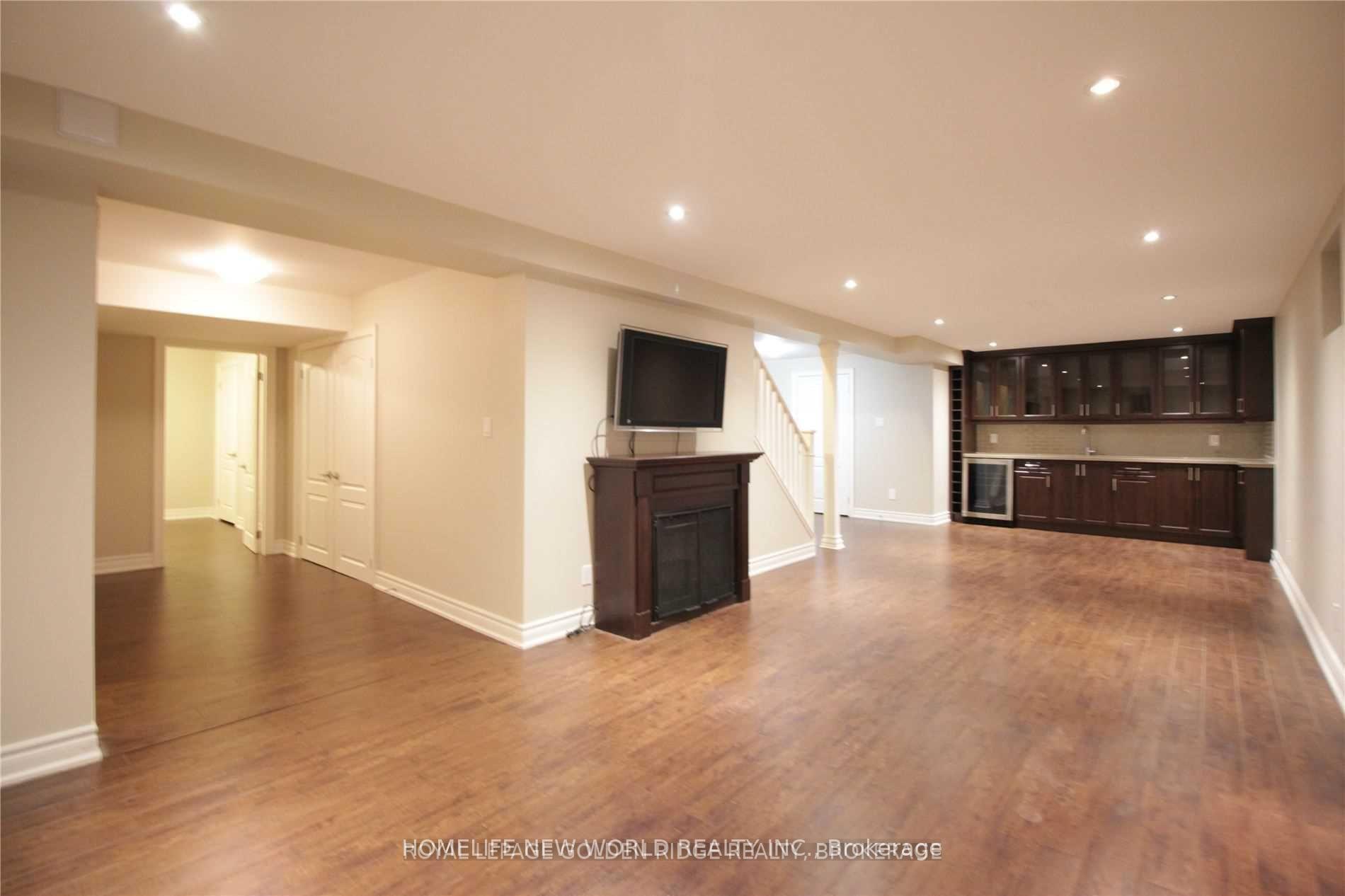 Photo 35 of 125 Aitken Circle, Markham, Unionville — HOMEH