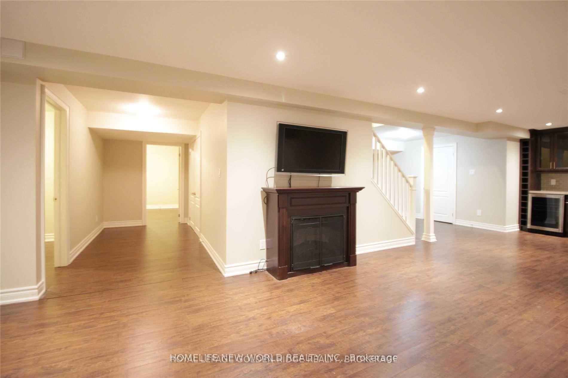 Photo 36 of 125 Aitken Circle, Markham, Unionville — HOMEH
