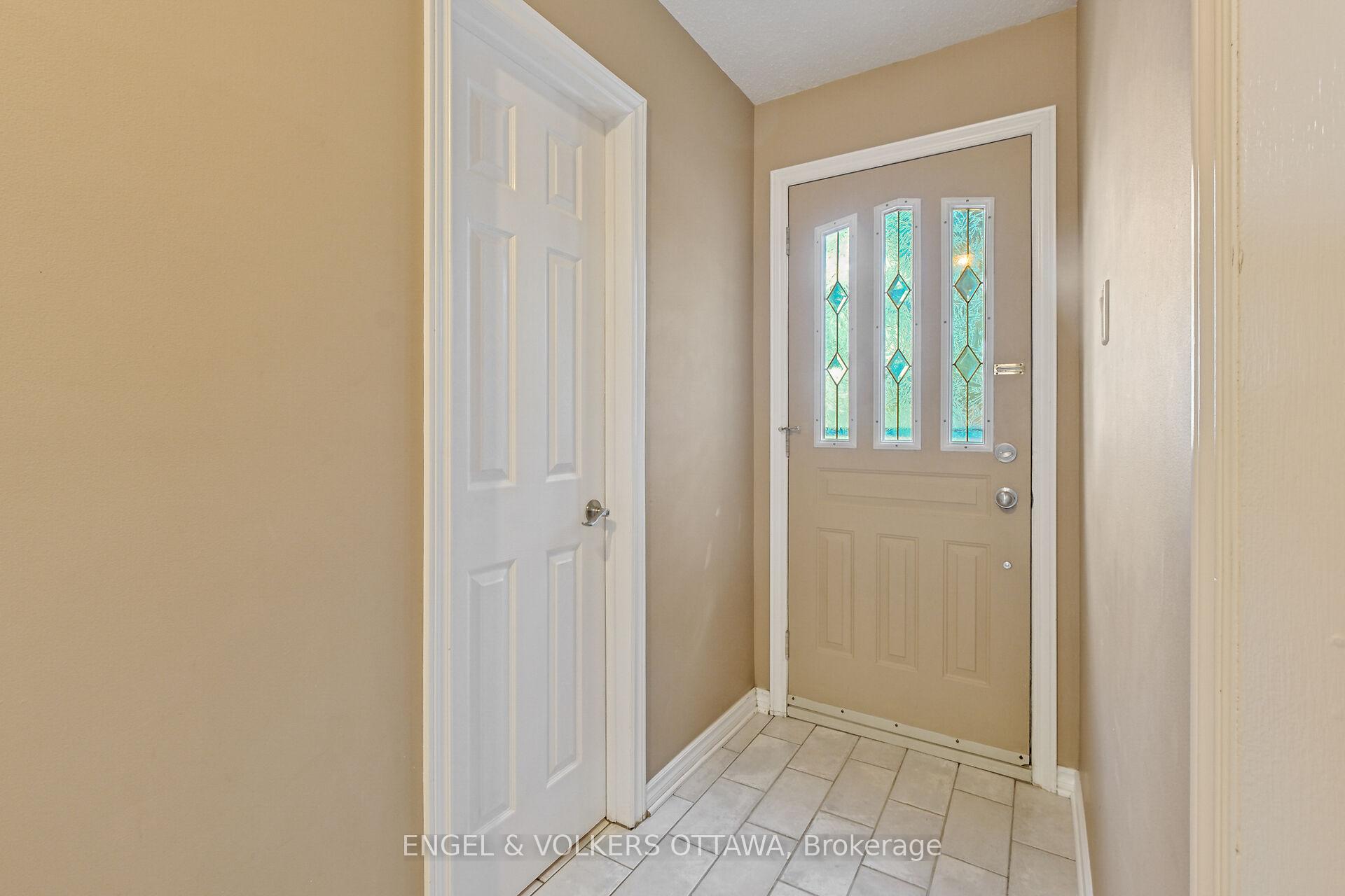 Photo 5 of 83 Shouldice Crescent, Ottawa, Kanata - Glencairn/Hazeldean — HOMEH