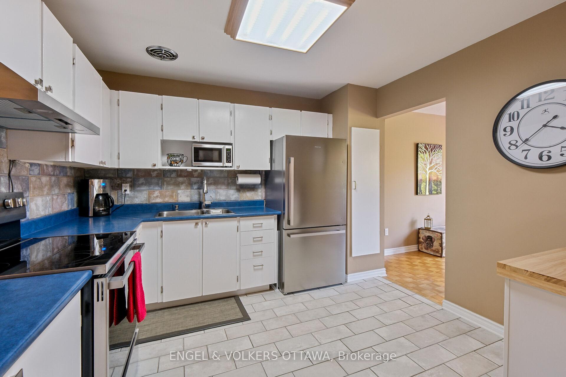 Photo 9 of 83 Shouldice Crescent, Ottawa, Kanata - Glencairn/Hazeldean — HOMEH