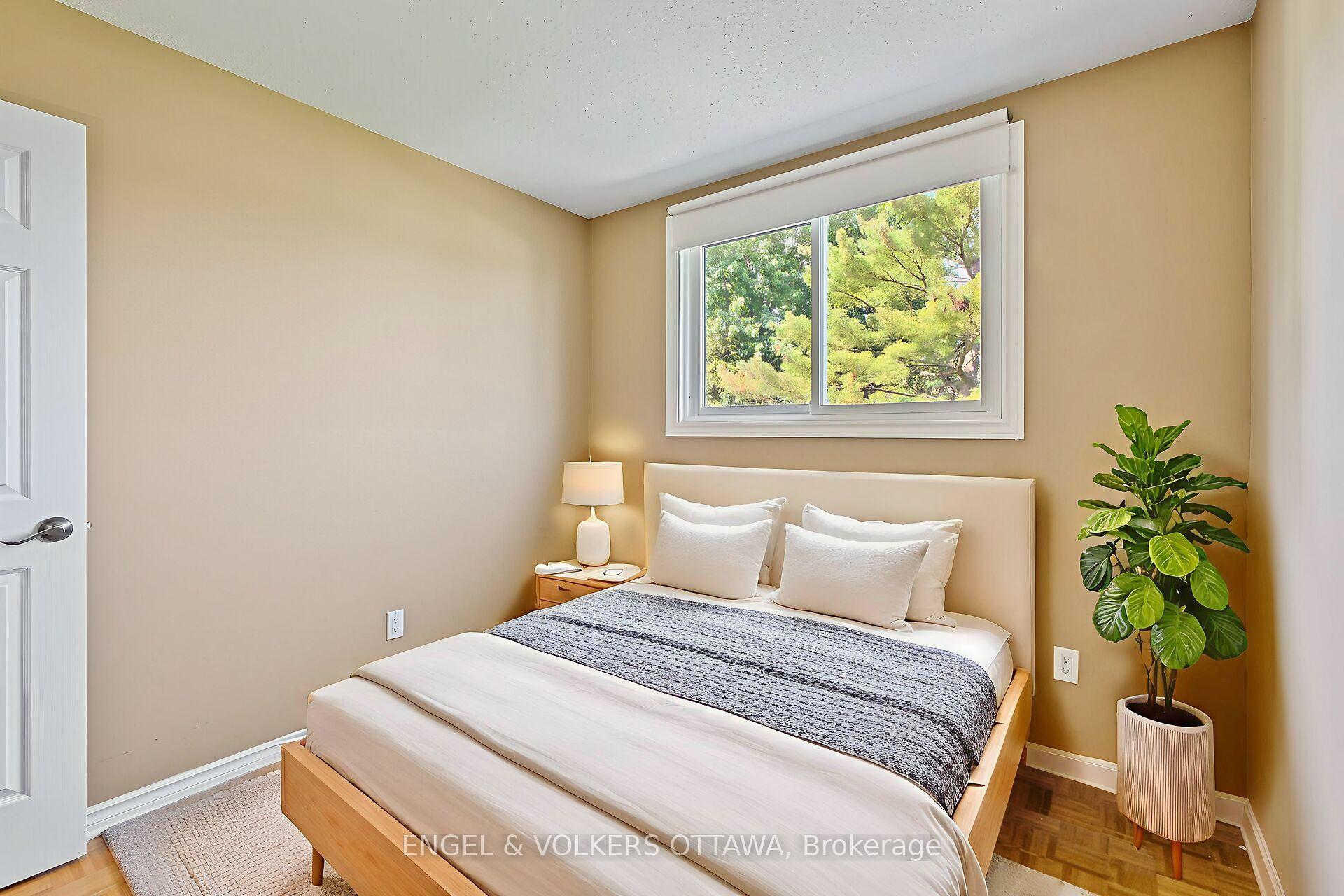 Photo 16 of 83 Shouldice Crescent, Ottawa, Kanata - Glencairn/Hazeldean — HOMEH