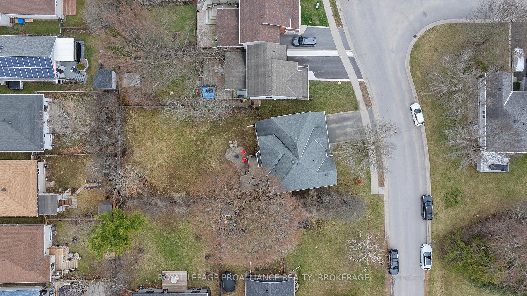 Photo 9 of 64 Dalgleish Avenue, Kingston, Kingston East (Incl Barret Crt) — HOMEH