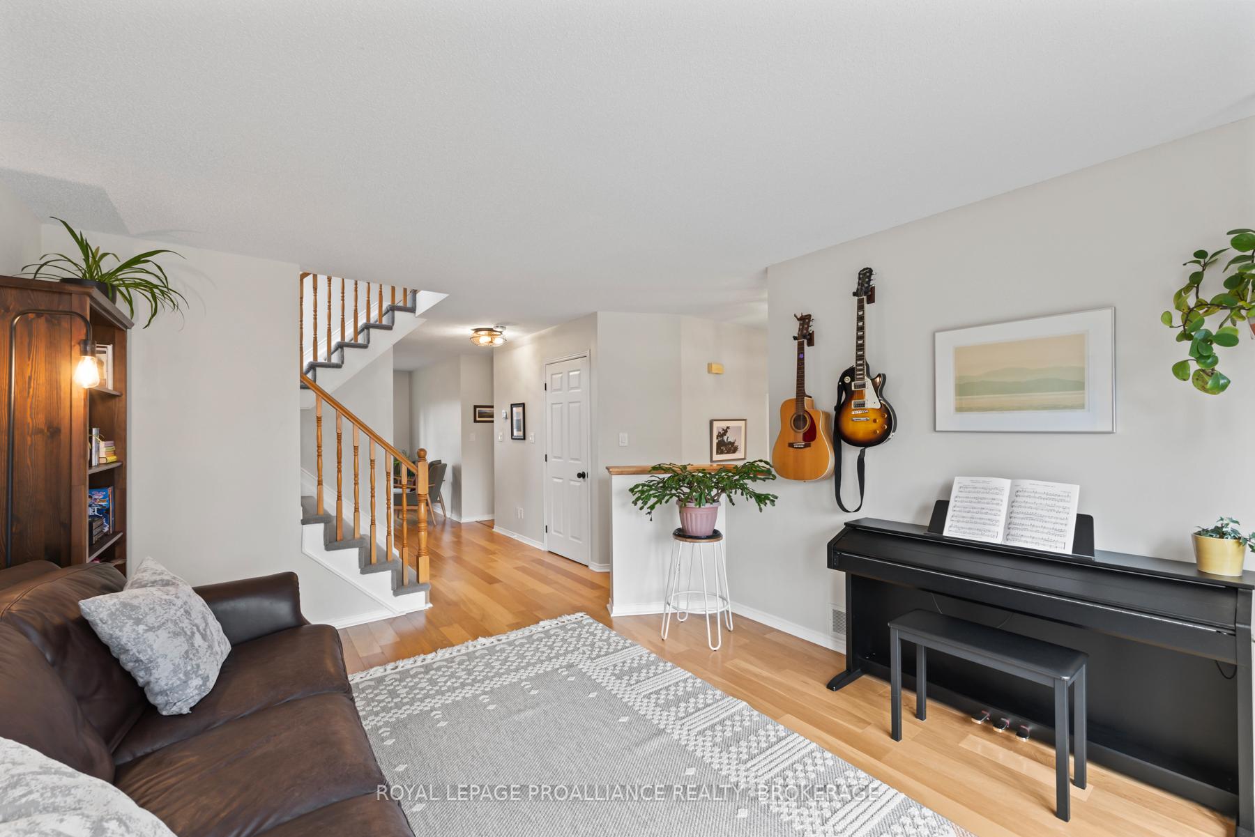 Photo 10 of 64 Dalgleish Avenue, Kingston, Kingston East (Incl Barret Crt) — HOMEH