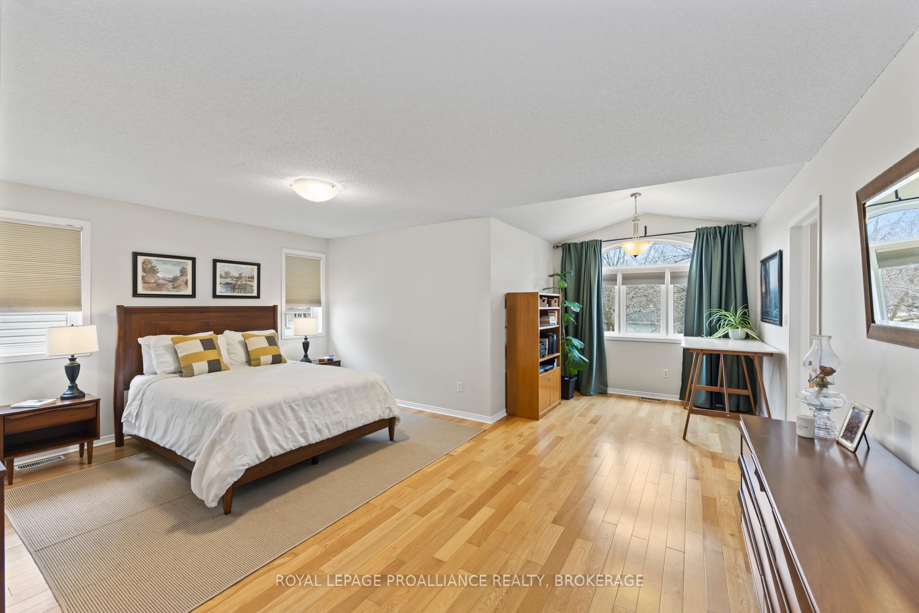 Photo 34 of 64 Dalgleish Avenue, Kingston, Kingston East (Incl Barret Crt) — HOMEH