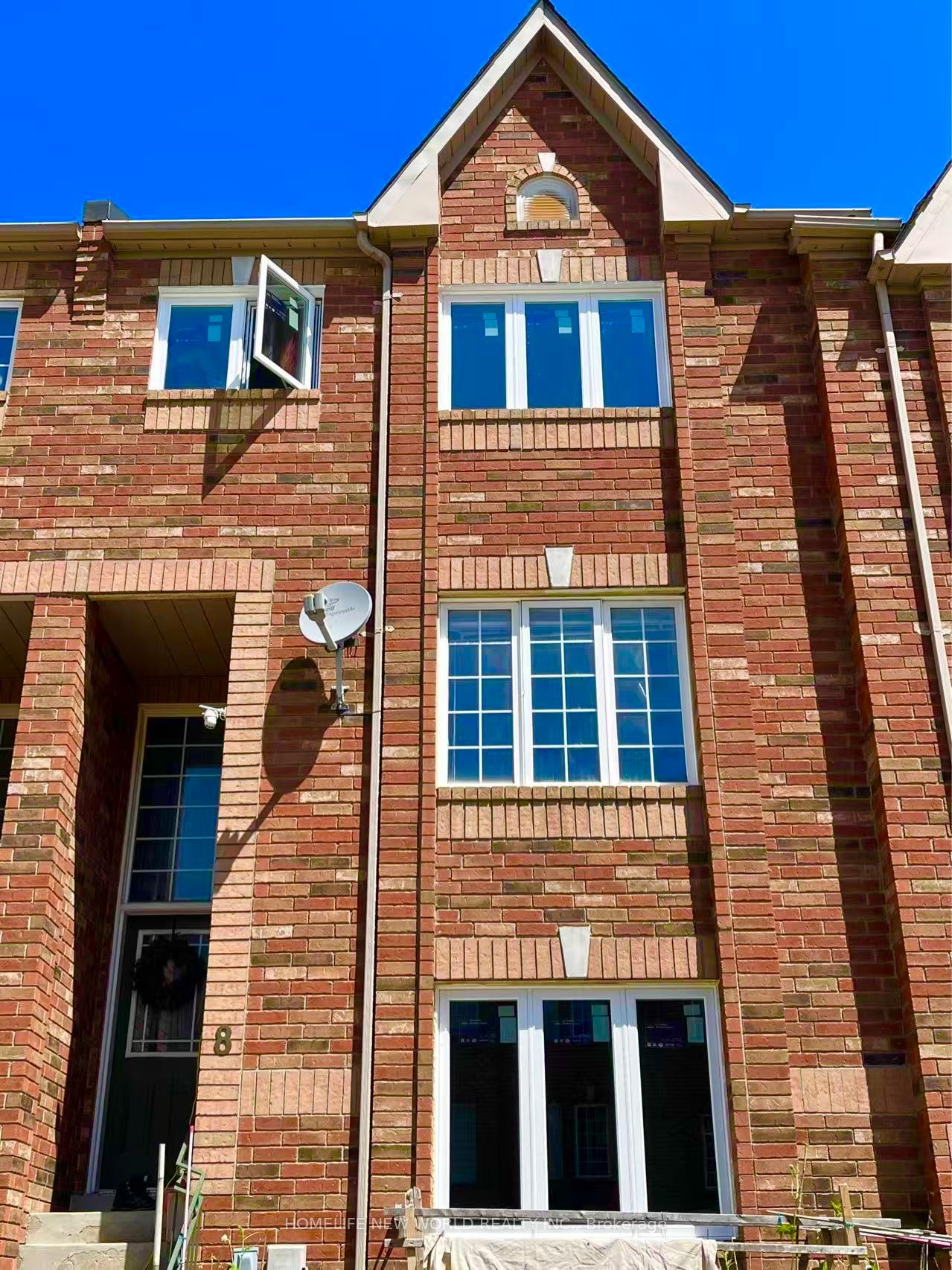 Photo 2 of 8 Azalea Gate Way, Markham, Commerce Valley — HOMEH