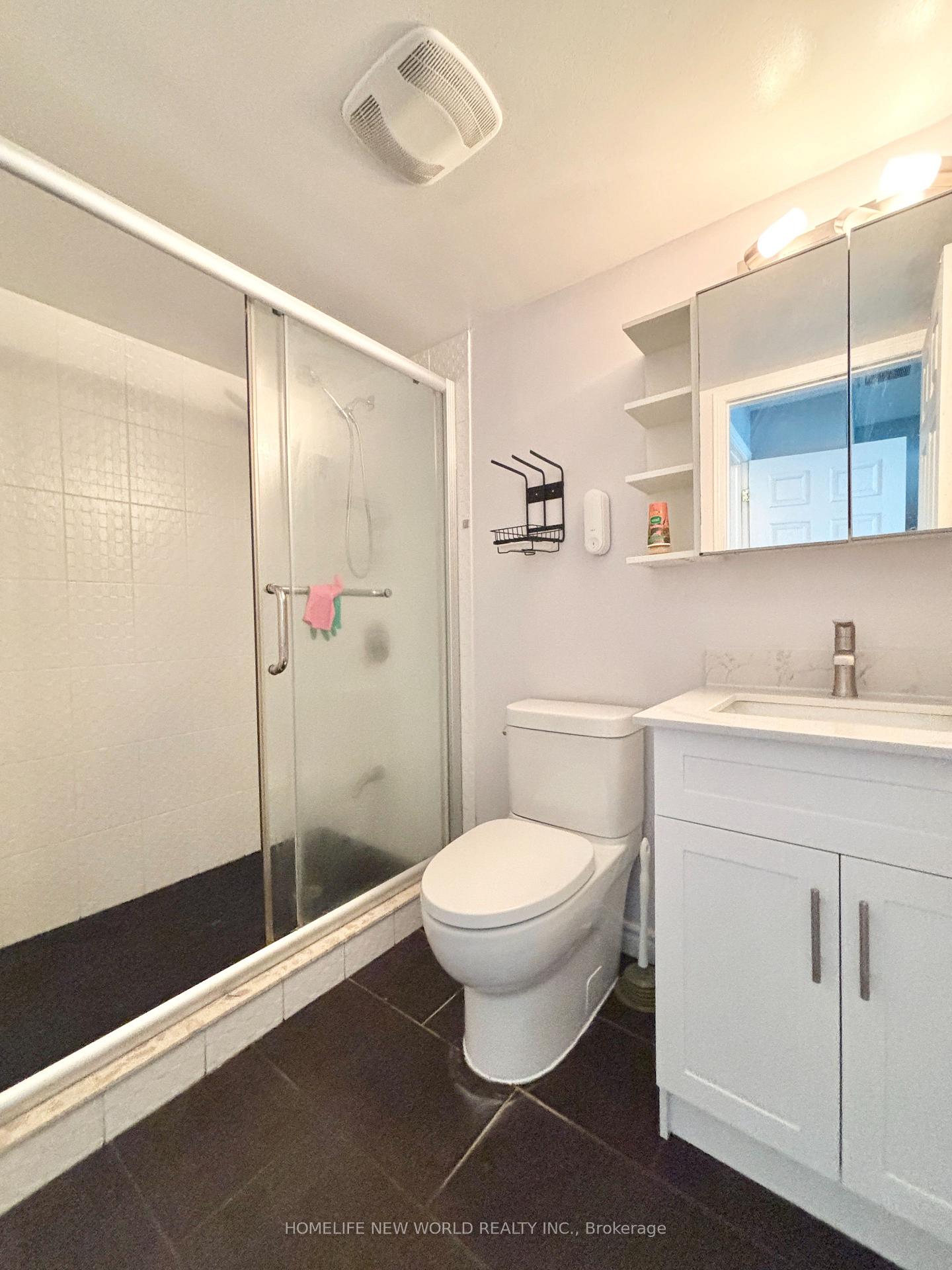 Photo 8 of 8 Azalea Gate Way, Markham, Commerce Valley — HOMEH