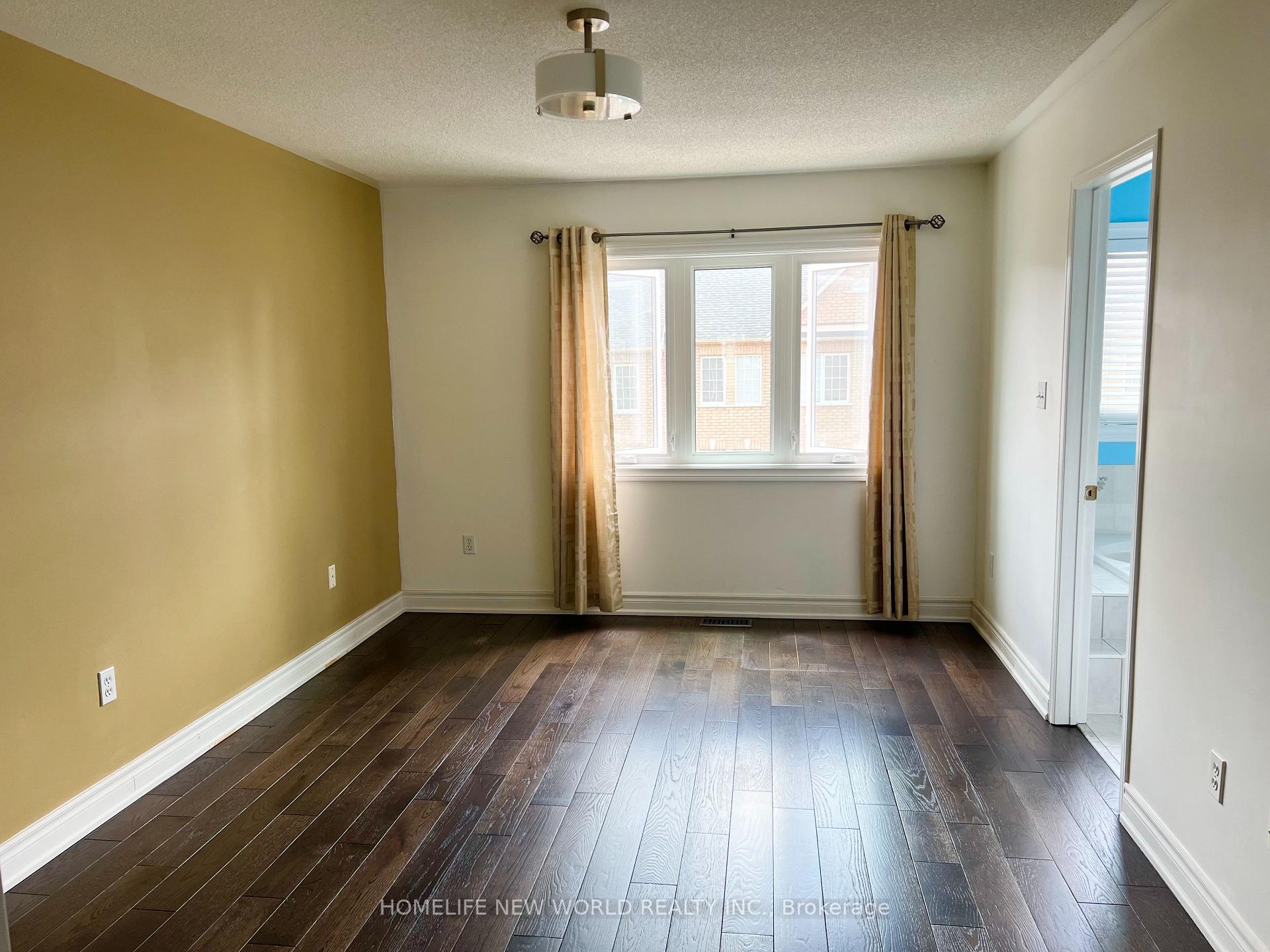 Photo 12 of 8 Azalea Gate Way, Markham, Commerce Valley — HOMEH